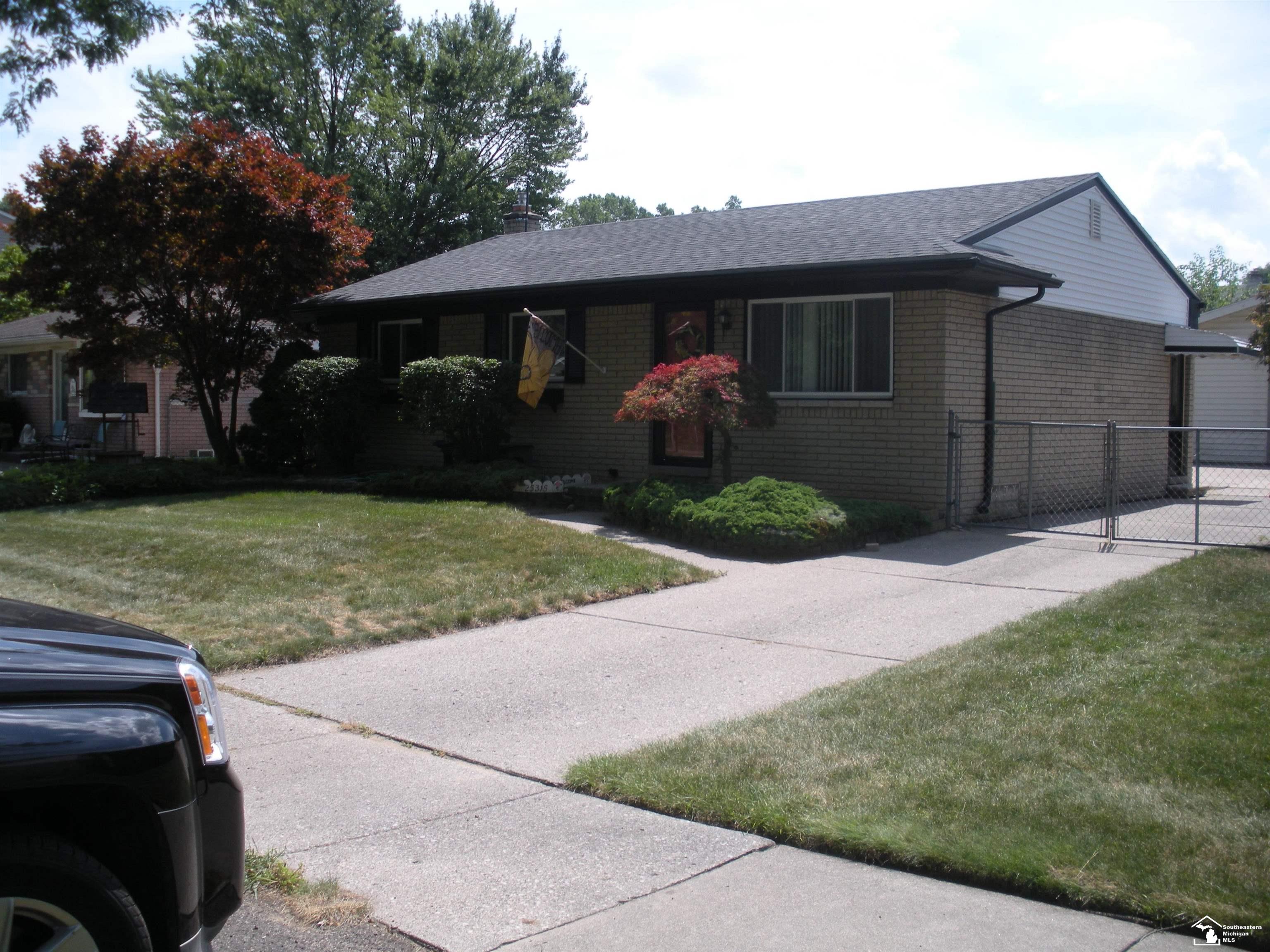 25315 Baker Taylor City MI 48180