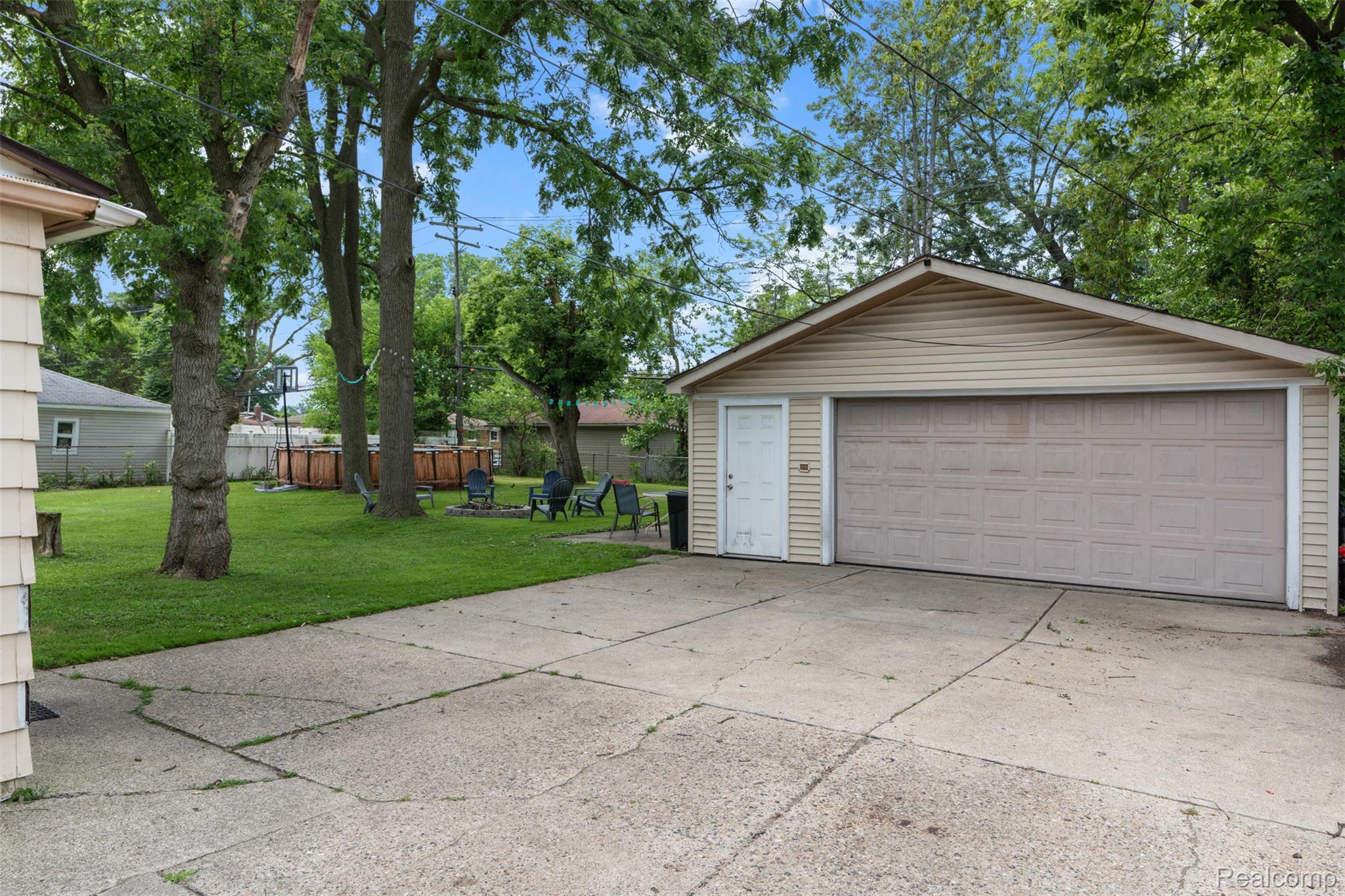 22355 Curie Avenue Warren City MI 48091