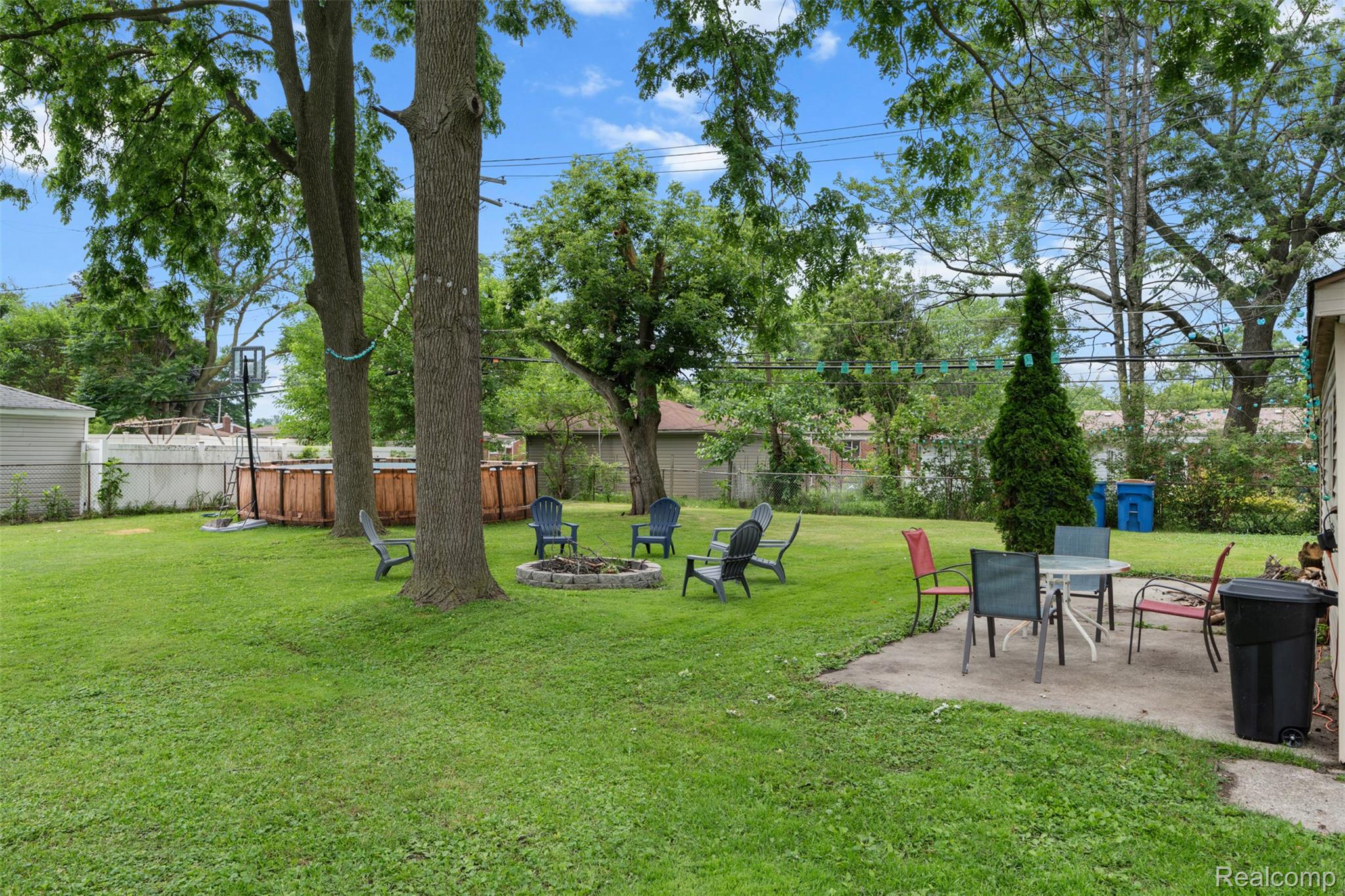 22355 Curie Avenue Warren City MI 48091