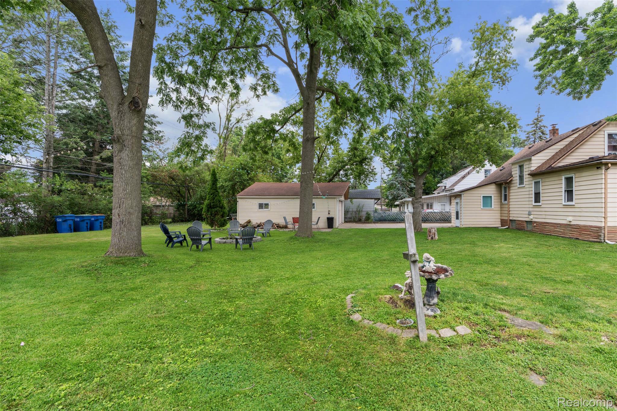 22355 Curie Avenue Warren City MI 48091