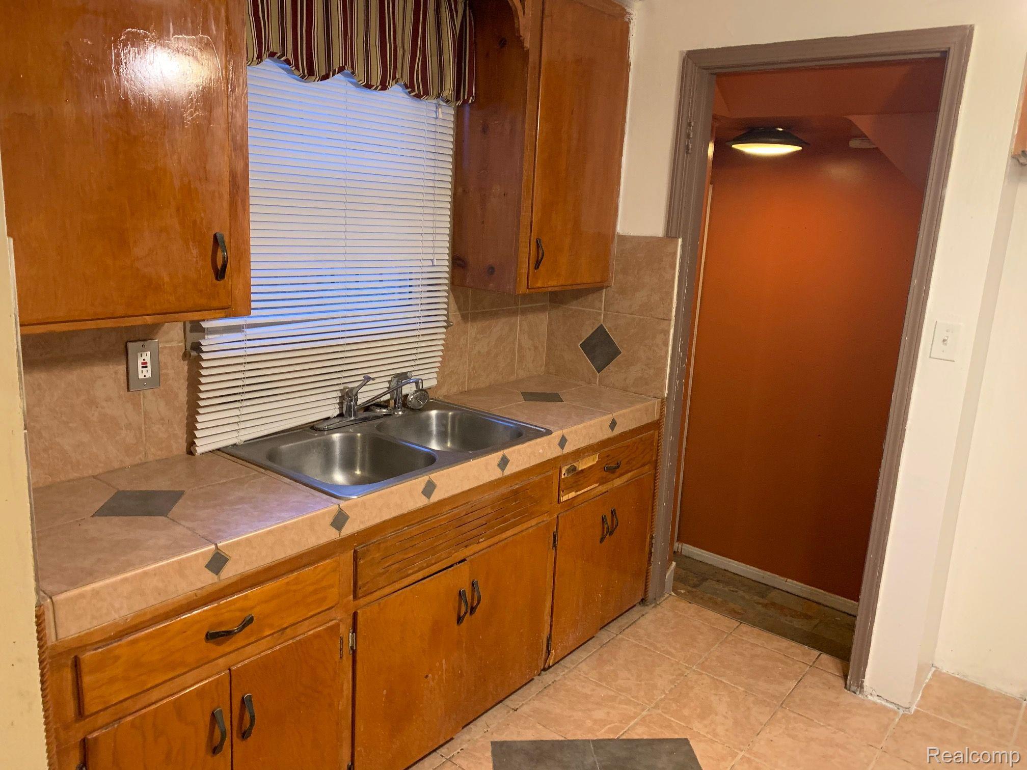15825 Bringard Drive Detroit City MI 48205
