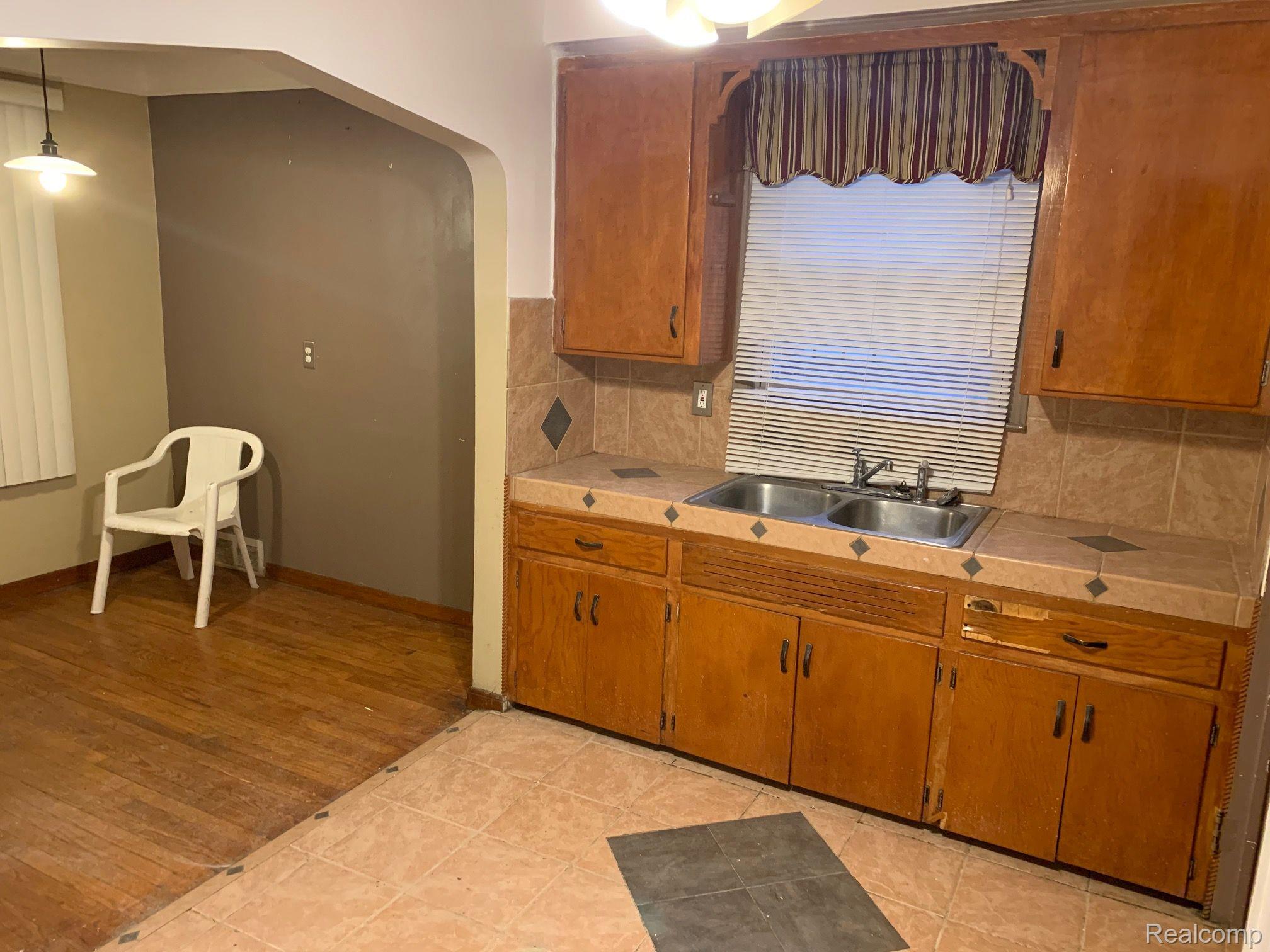 15825 Bringard Drive Detroit City MI 48205