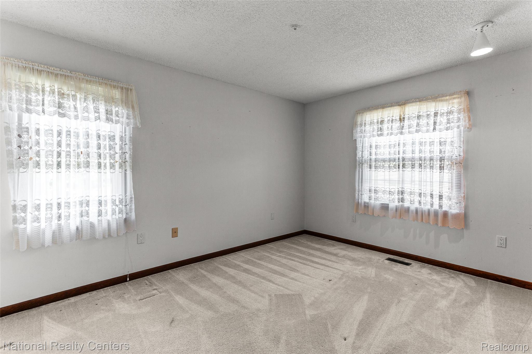 12518 Clover Lane Green Oak Township MI 48178