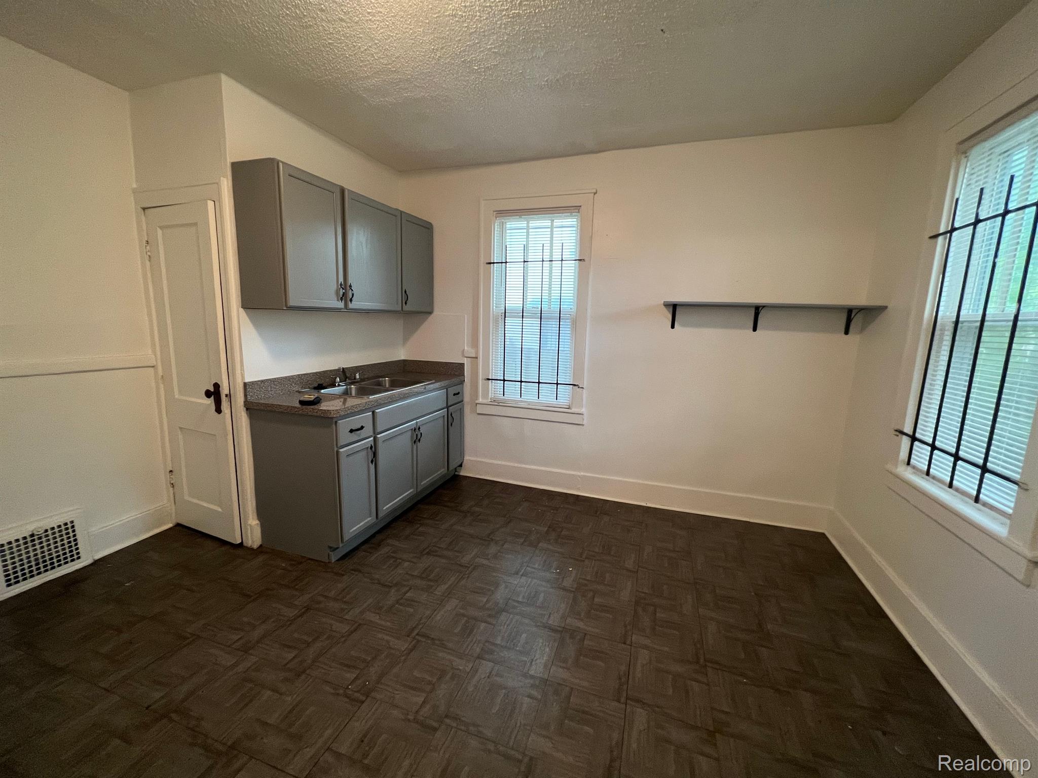 15766 Plainview Avenue Detroit City MI 48223