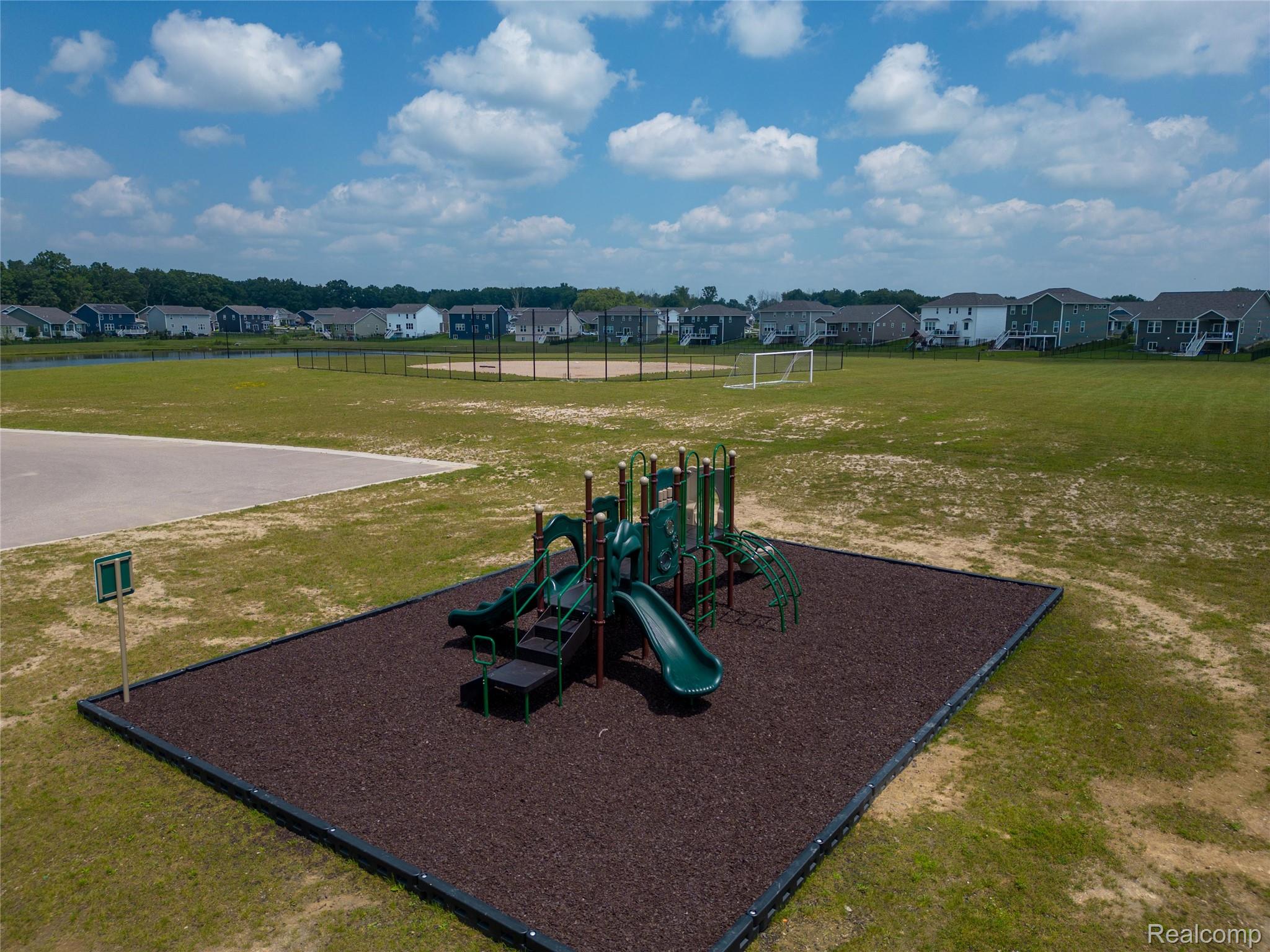 Moh 60 Birkdale Lane Marion Township MI 48843