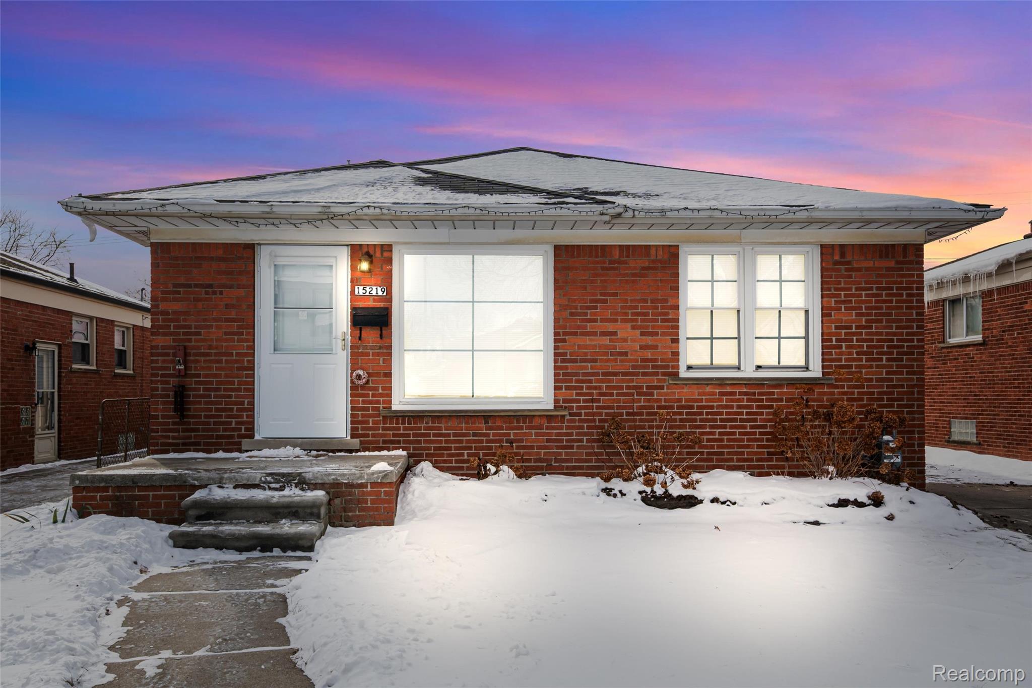 15219 University Street Allen Park City MI 48101