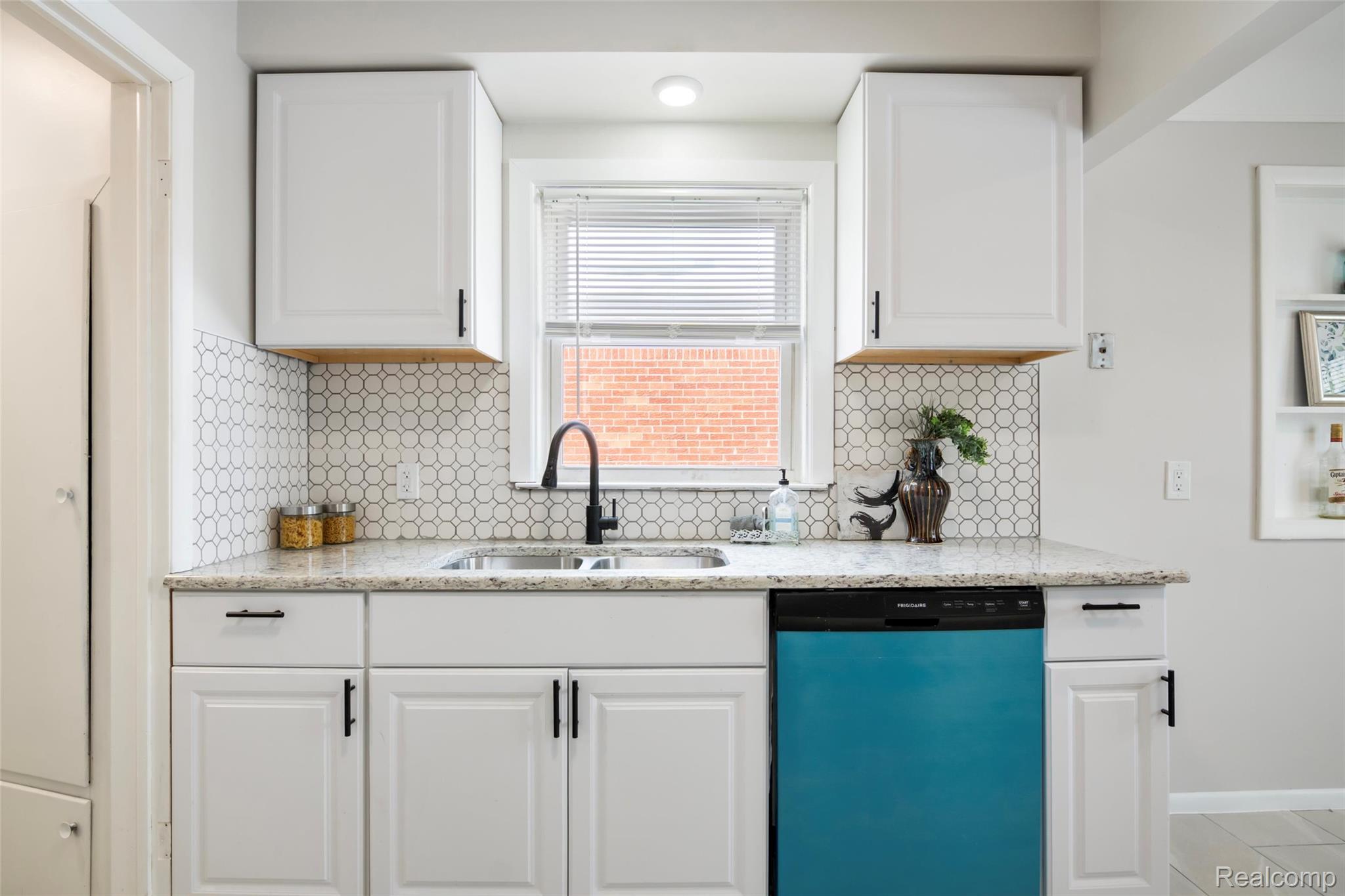 15219 University Street Allen Park City MI 48101