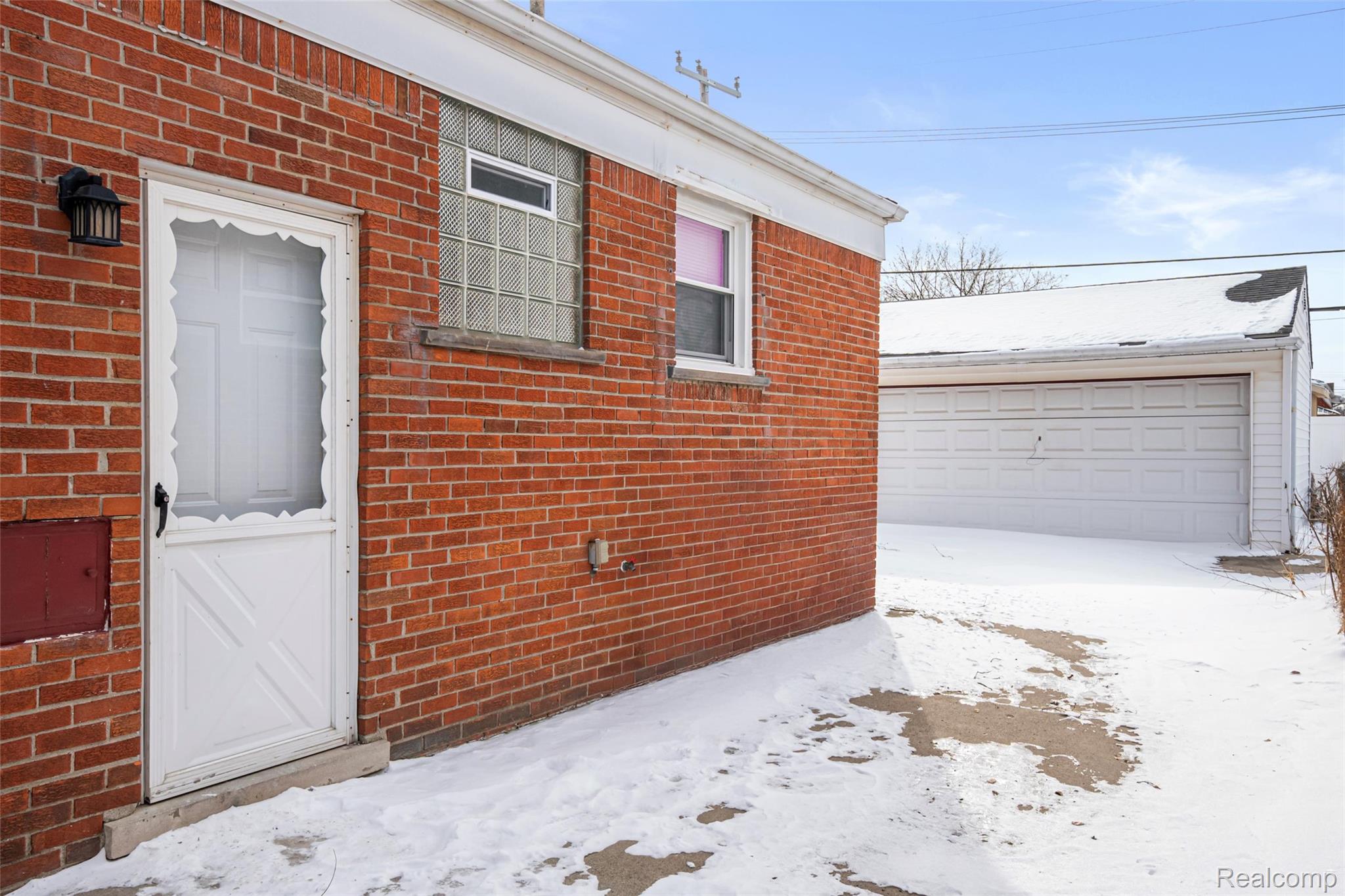 15219 University Street Allen Park City MI 48101