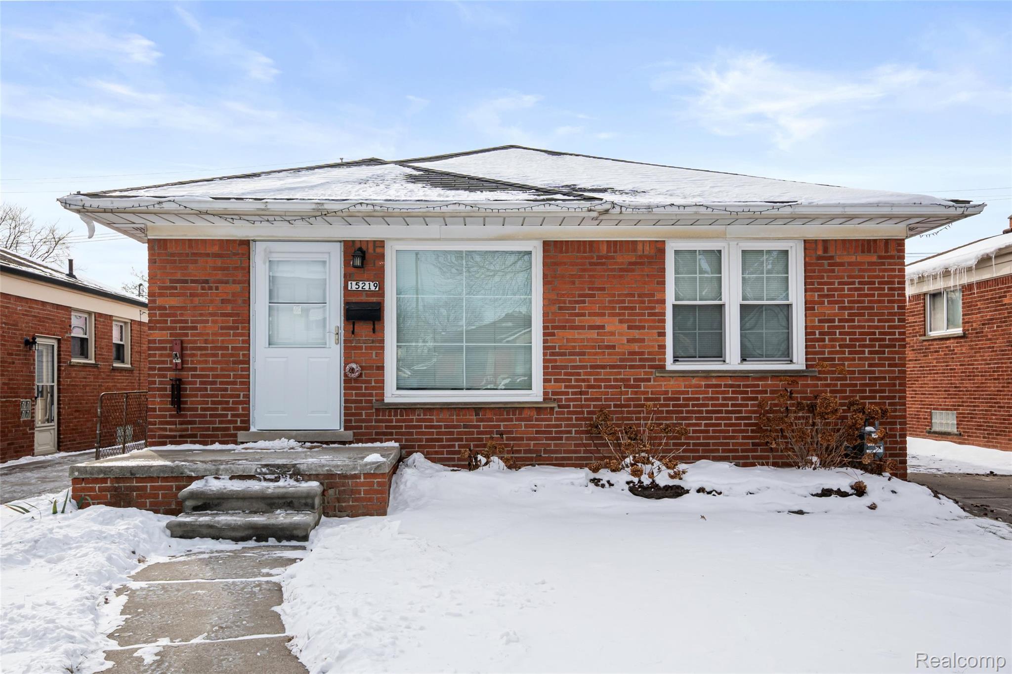 15219 University Street Allen Park City MI 48101