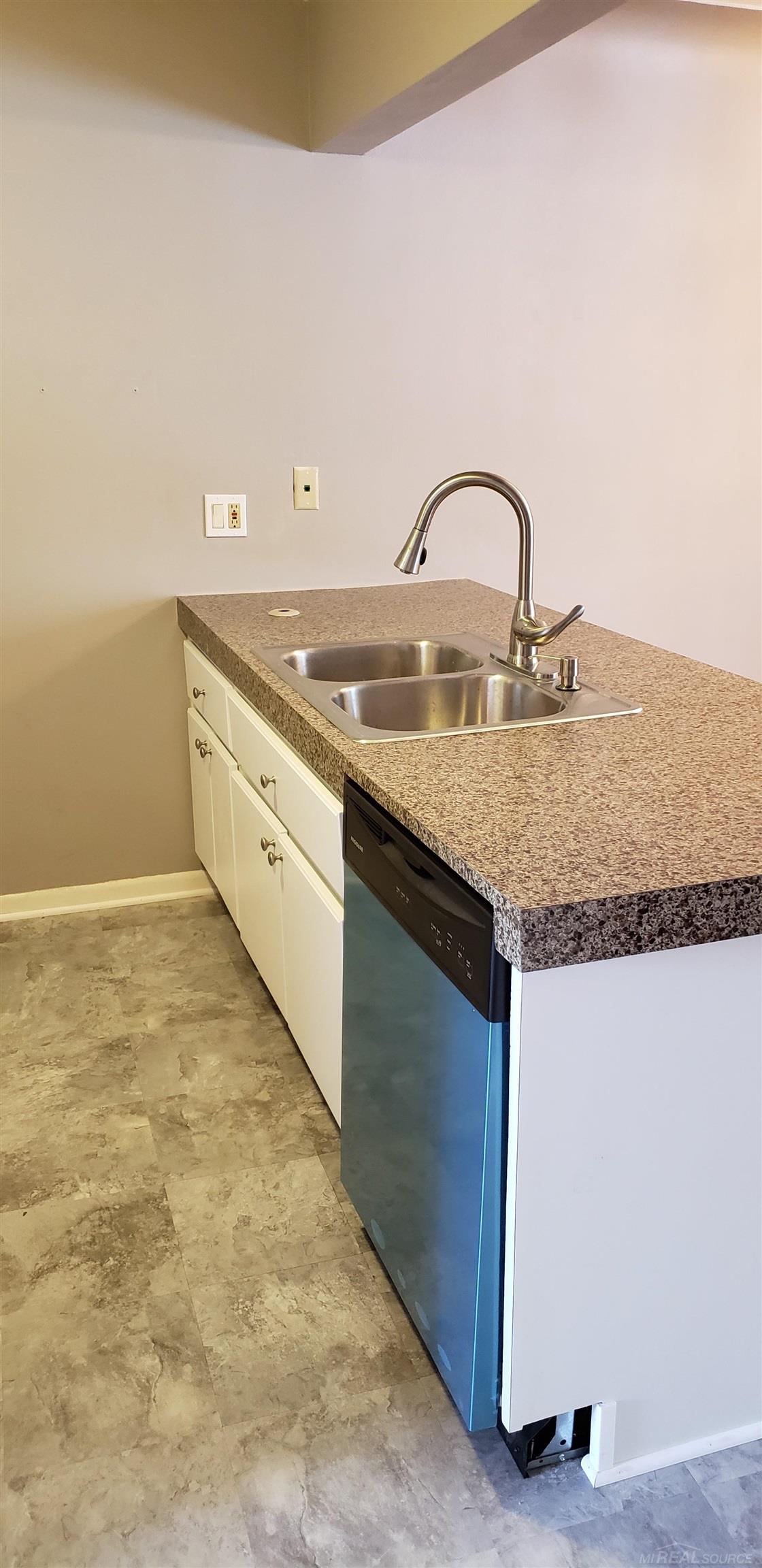 995 N Cass Lake Road Waterford Charter Township MI 48328