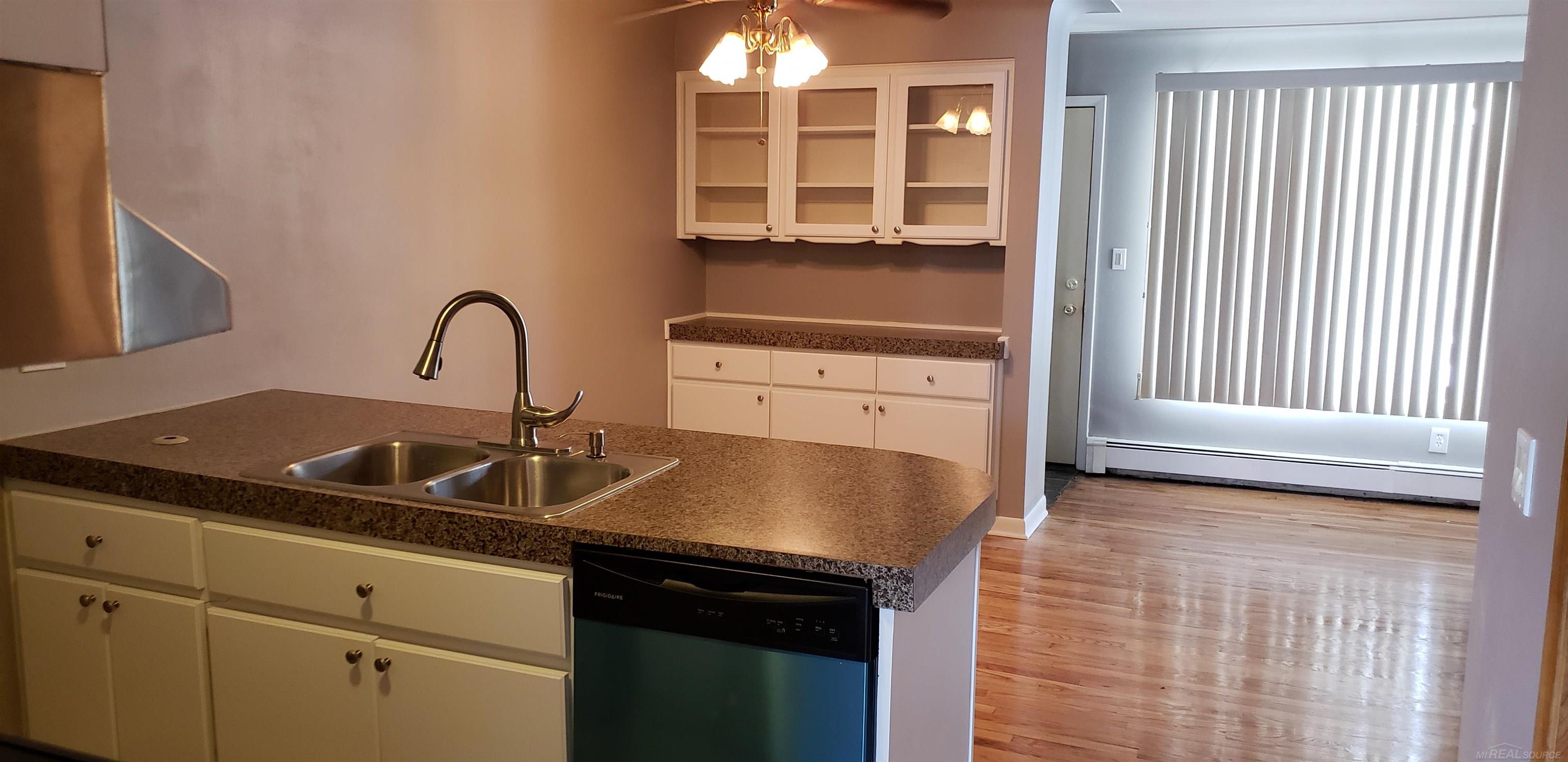 995 N Cass Lake Road Waterford Charter Township MI 48328