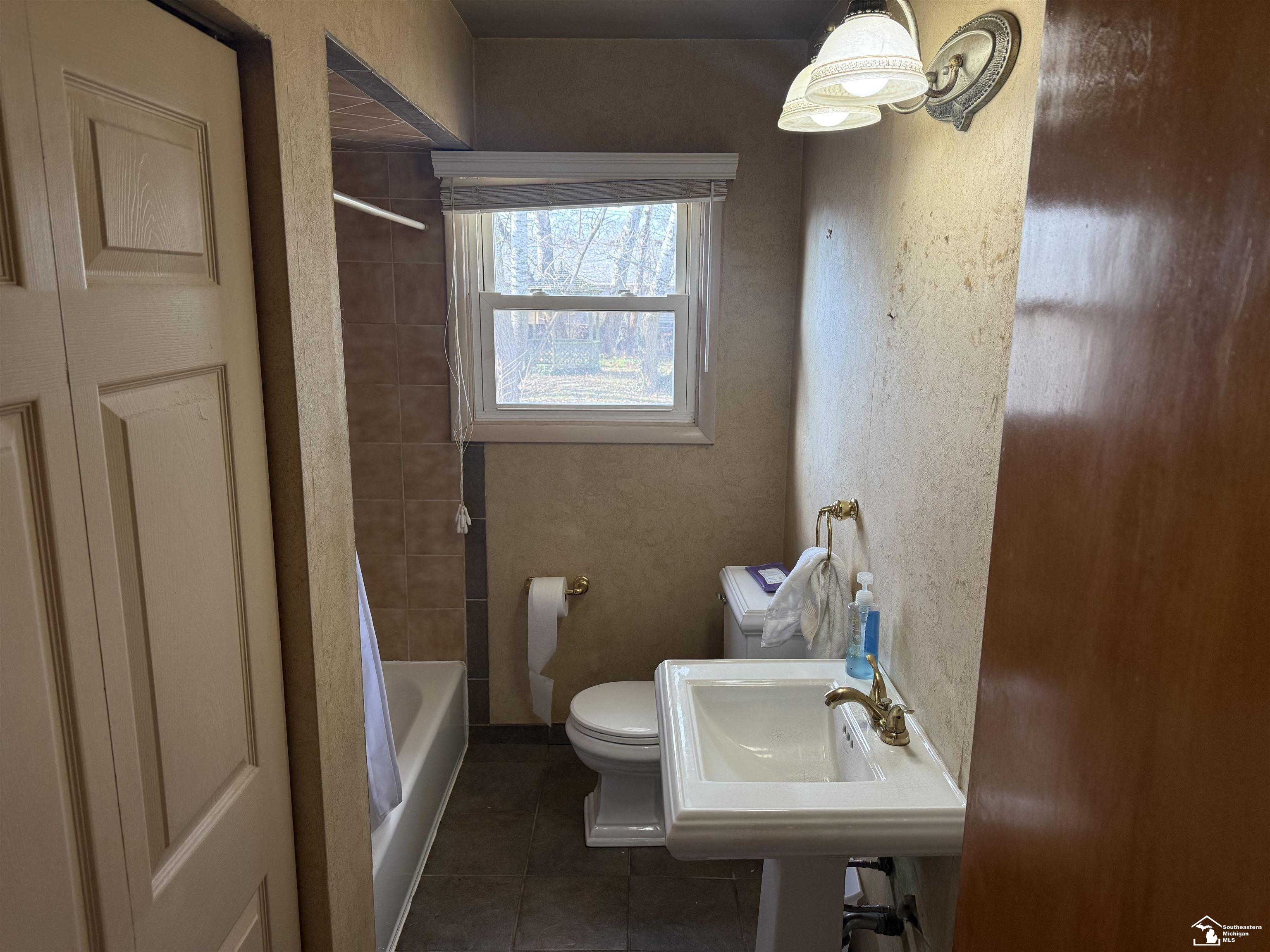 540 S Concetta Monroe Charter Township MI 48161