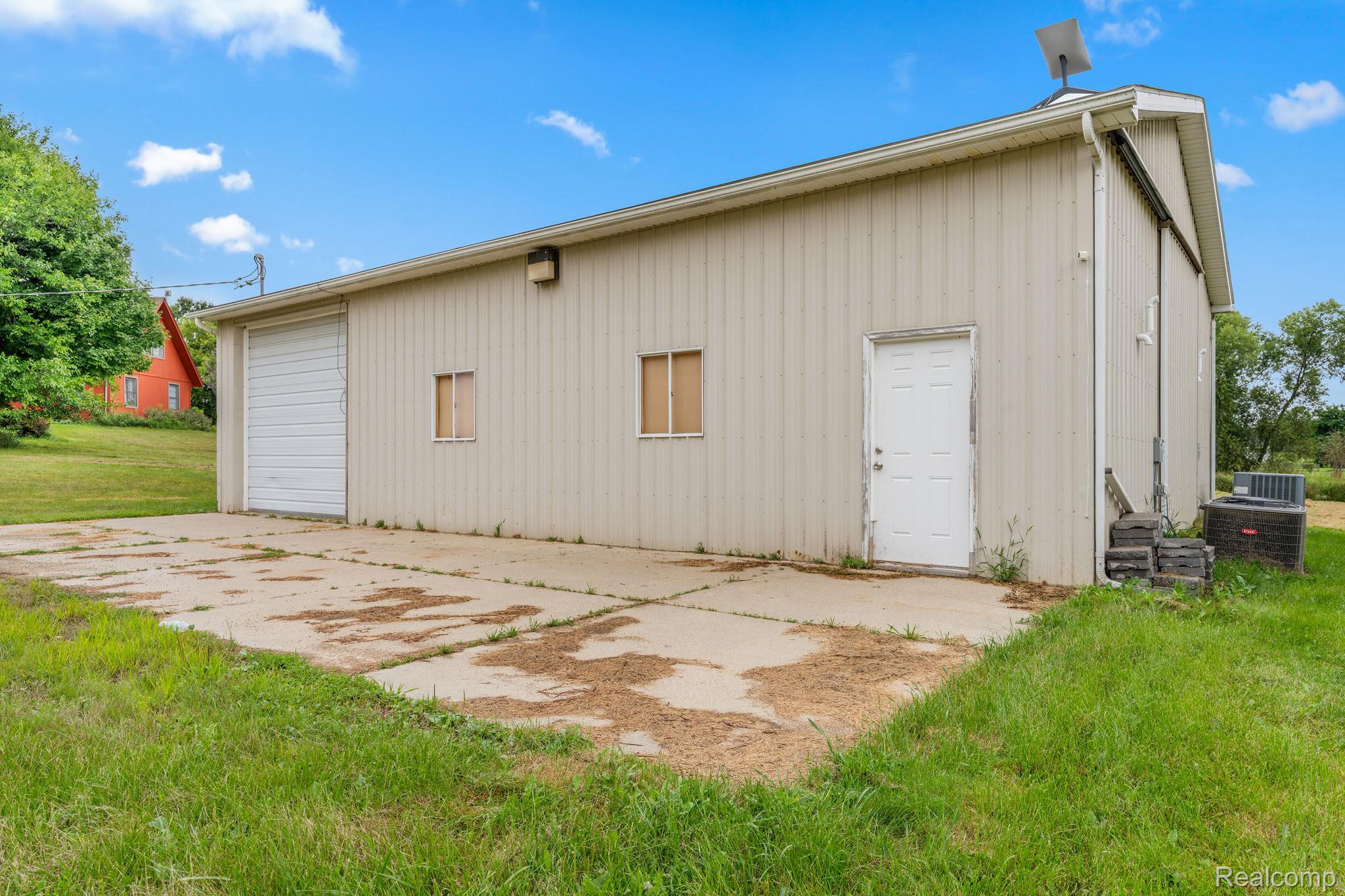 6051 Hough Road Almont Township MI 48003