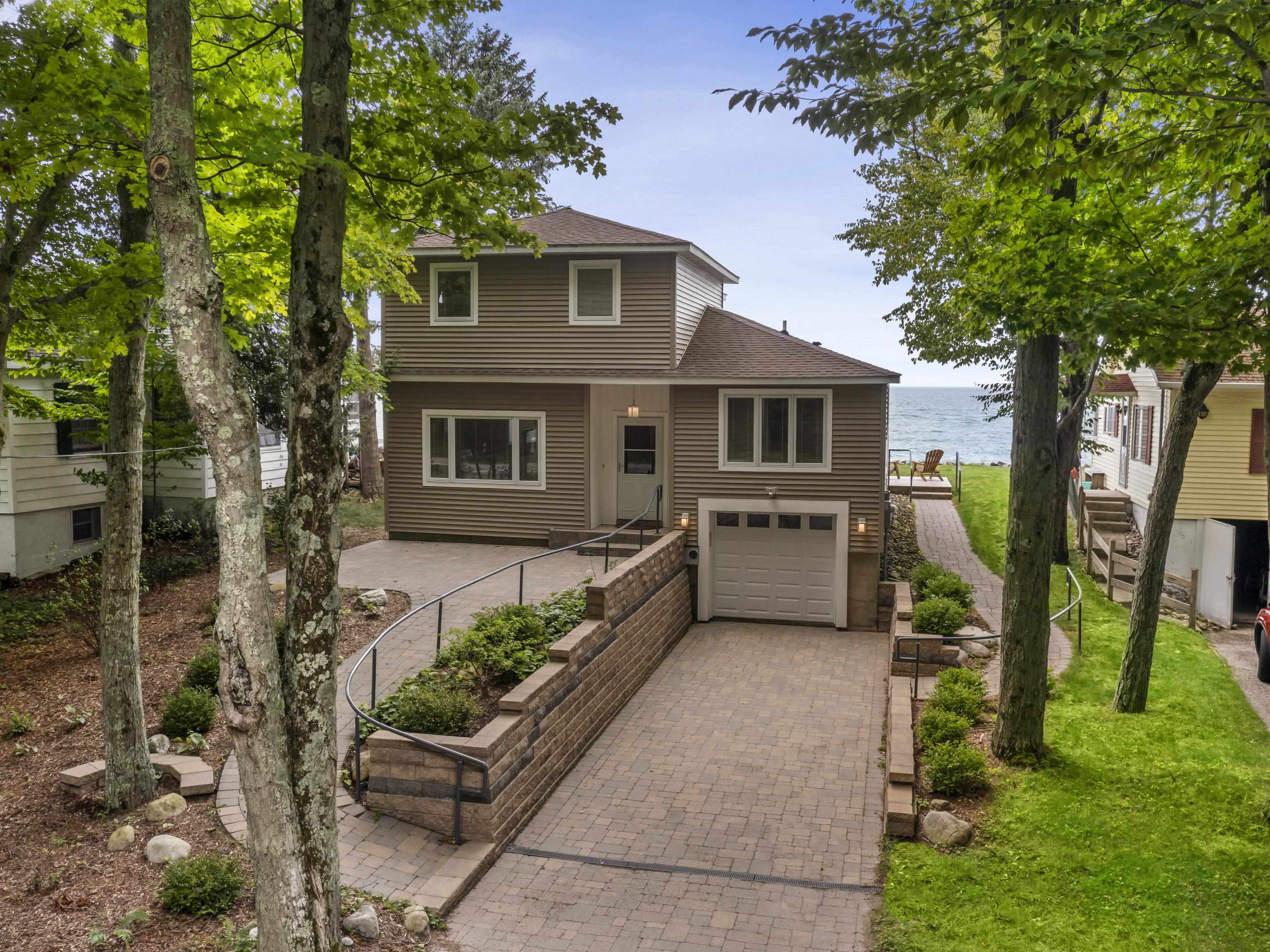 17646 S Ridgewood Drive Arcadia Township MI 49613