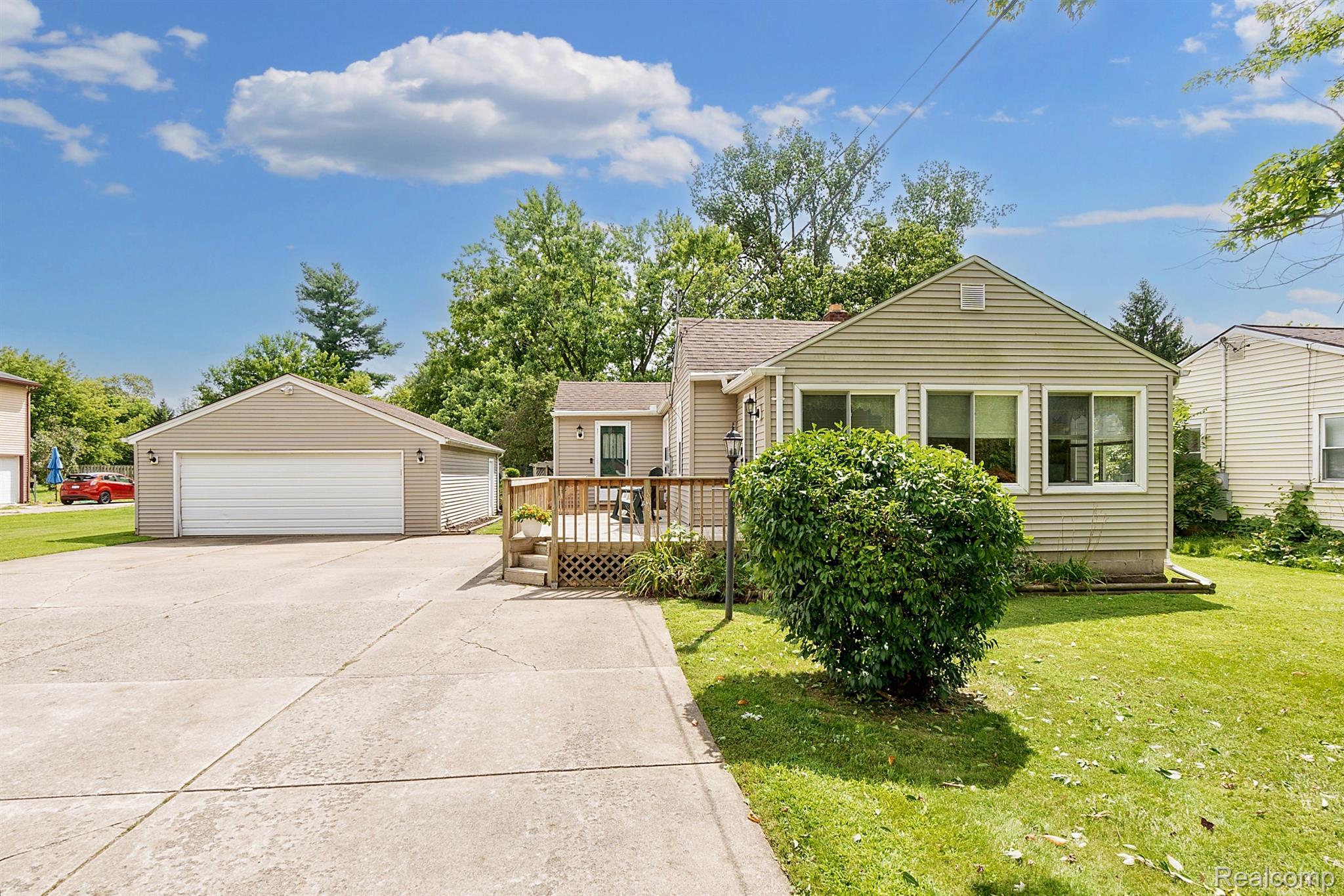 3094 Bessie Street Auburn Hills City MI 48326