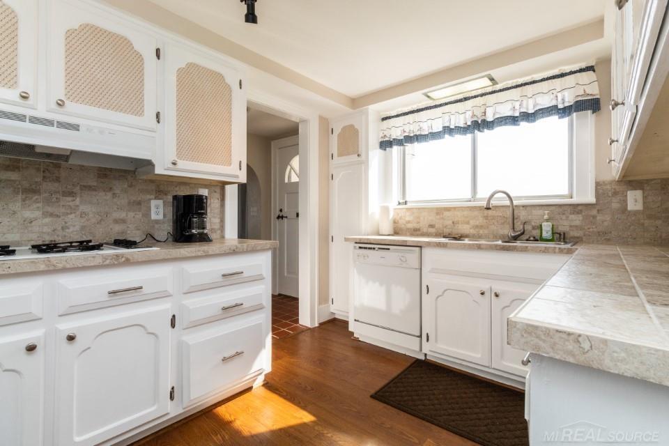 1516 Street Clair River Drive Algonac City MI 48001