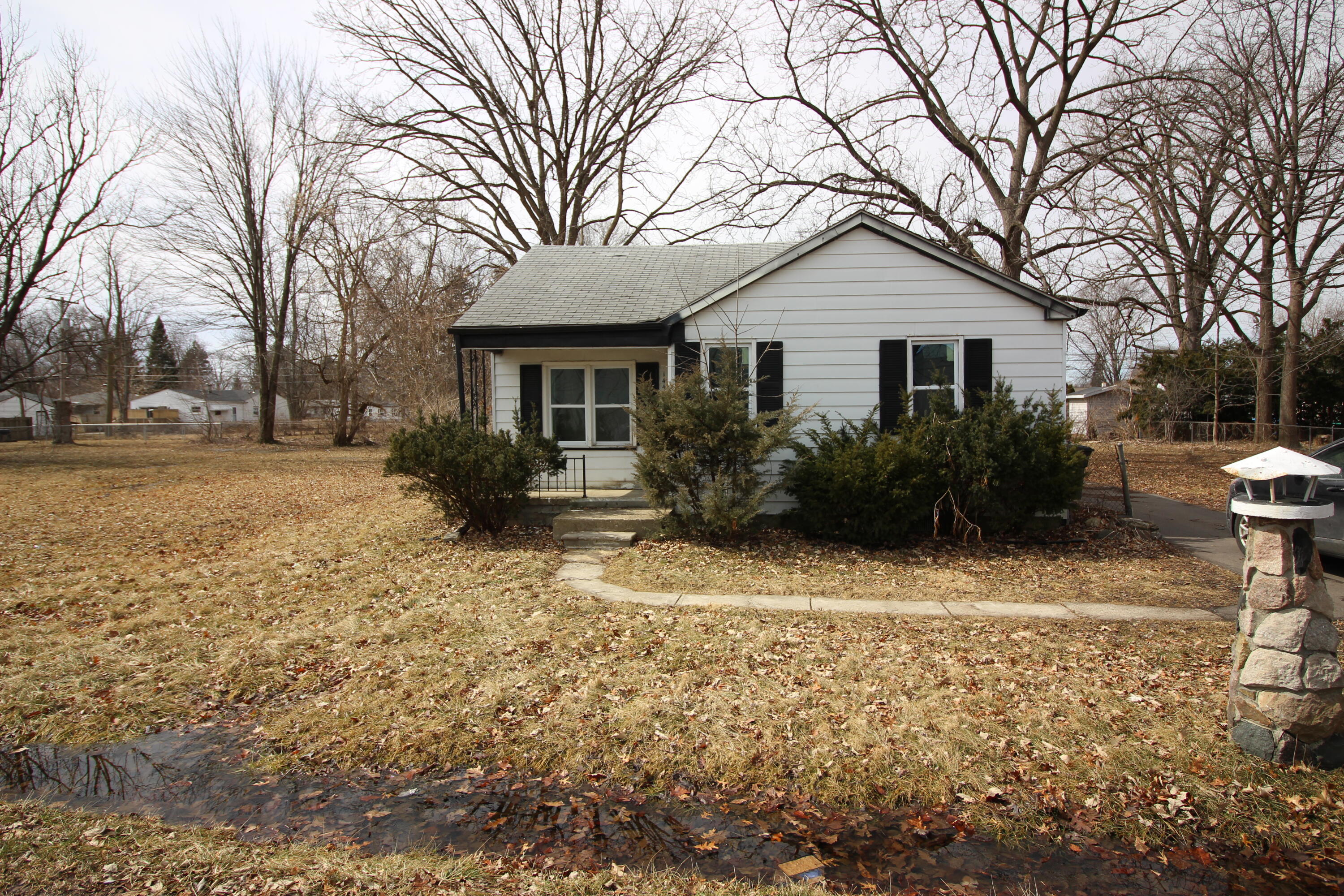 14462 Pine Street Taylor City MI 48180