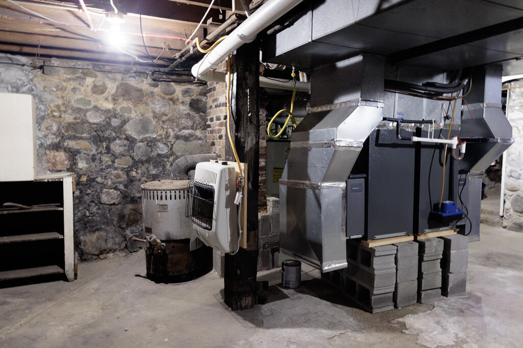 208 W Erie Street Albion City MI 49224