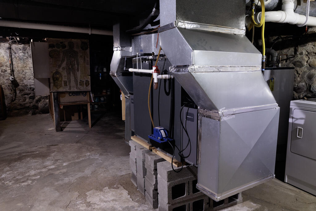 208 W Erie Street Albion City MI 49224