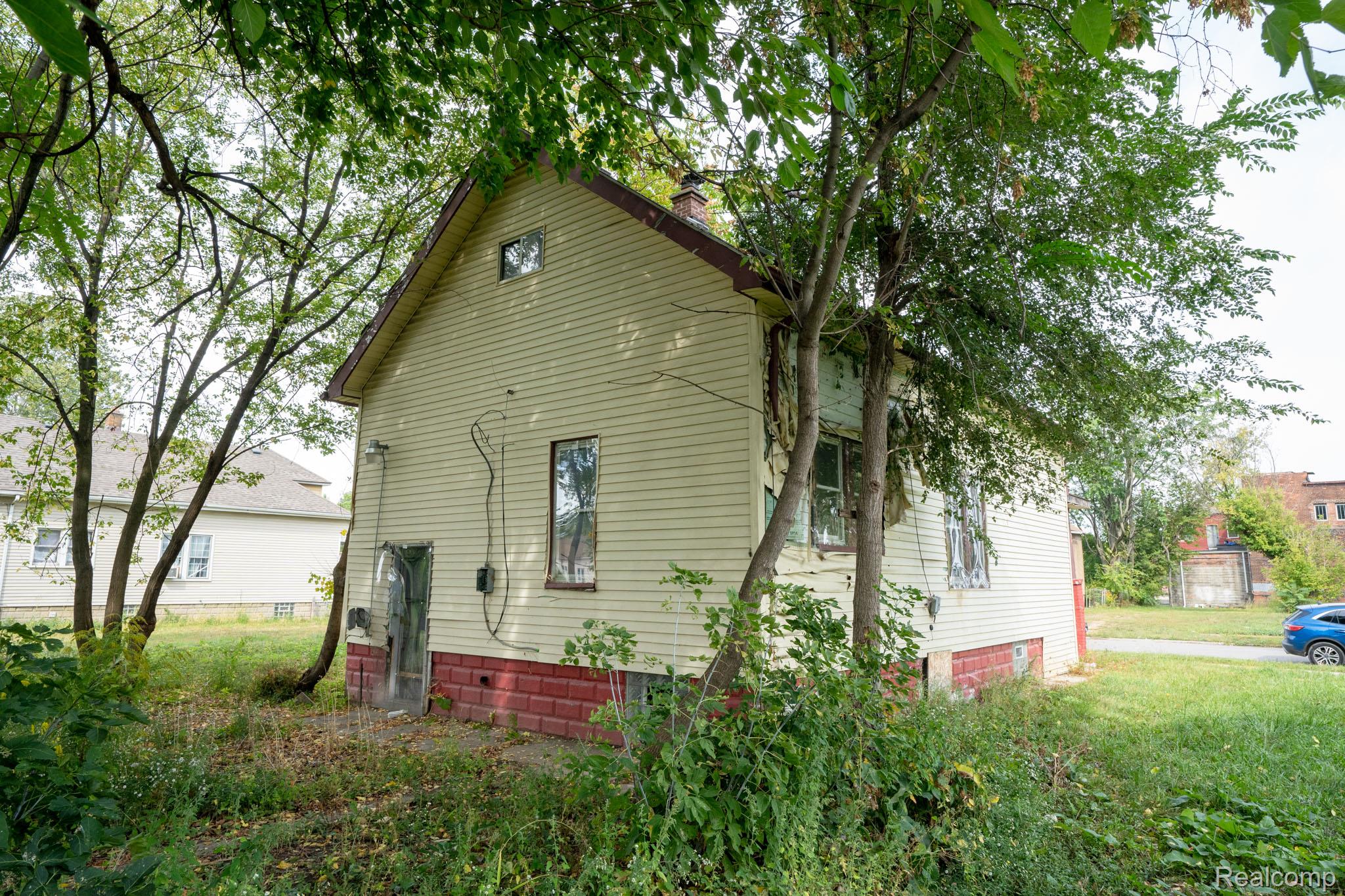 7169 Holmes Street Detroit City MI 48210
