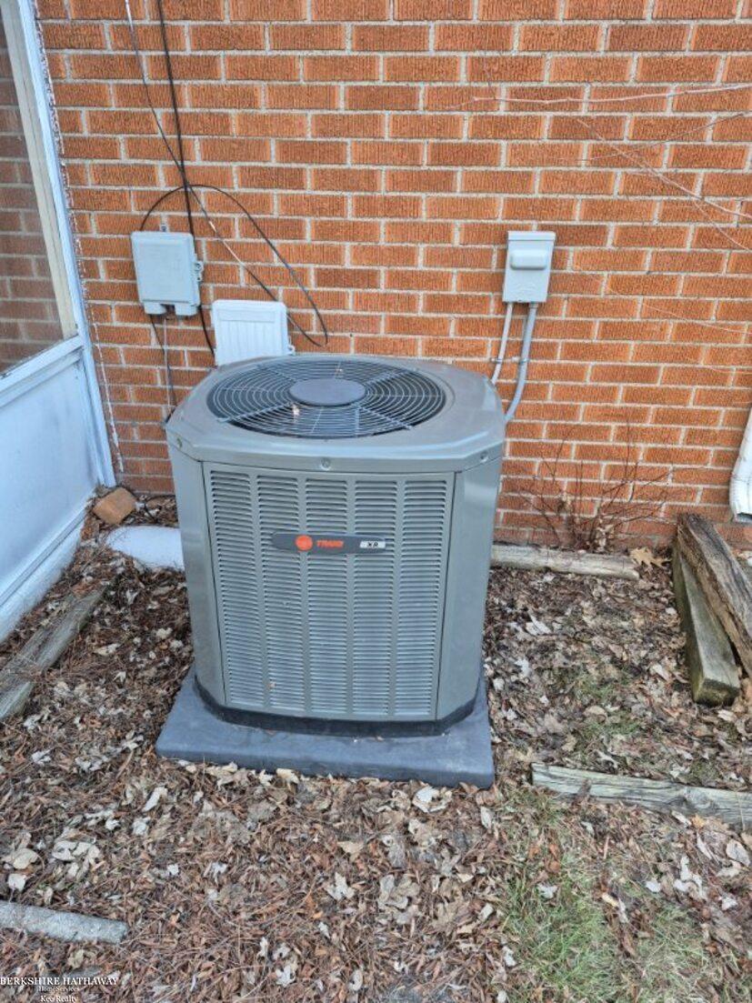 24895 Beck Avenue Eastpointe City MI 48021