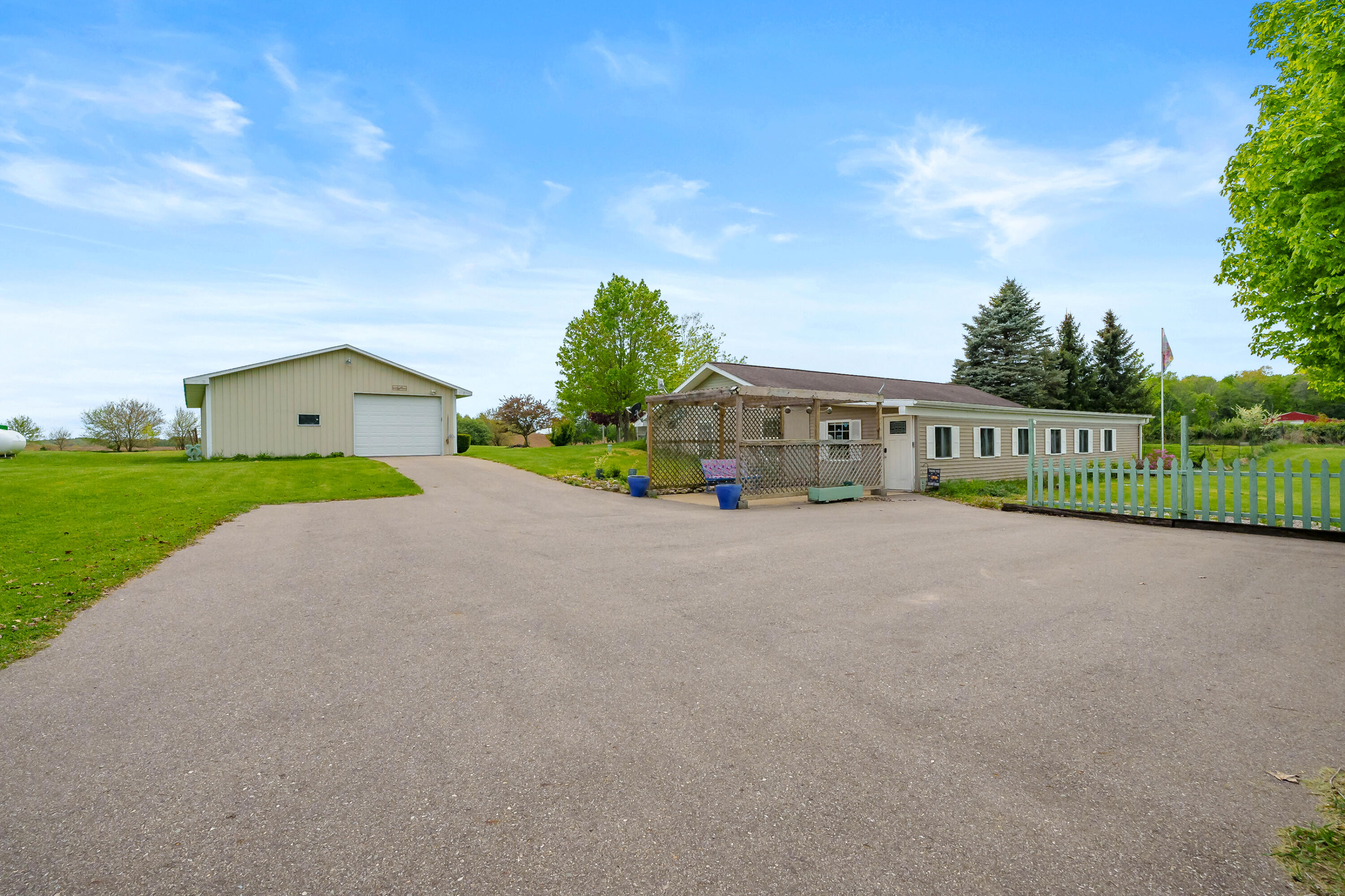 8412 Tasker Road Assyria Township MI 49021