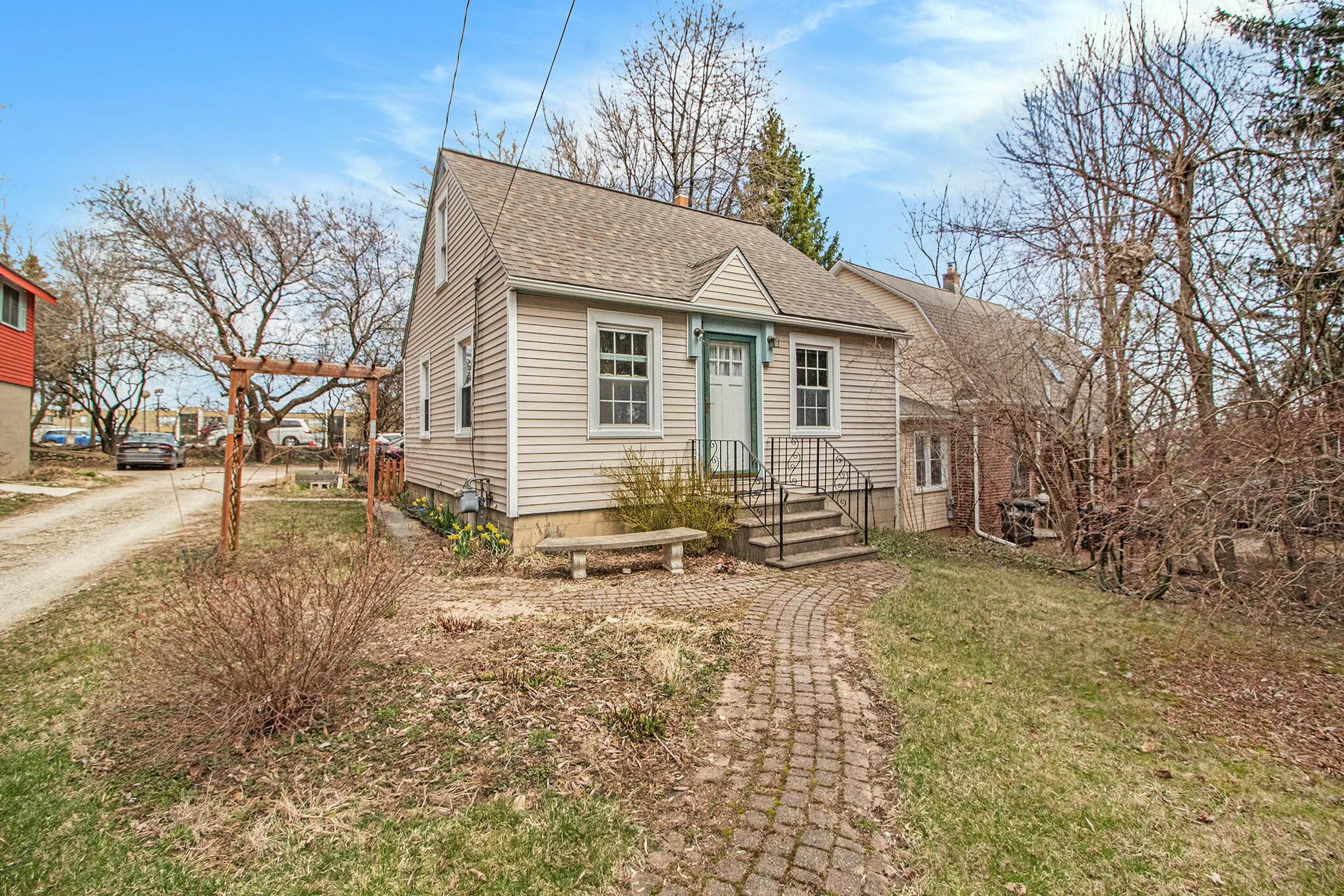 1705 Broadway Street Ann Arbor City MI 48105