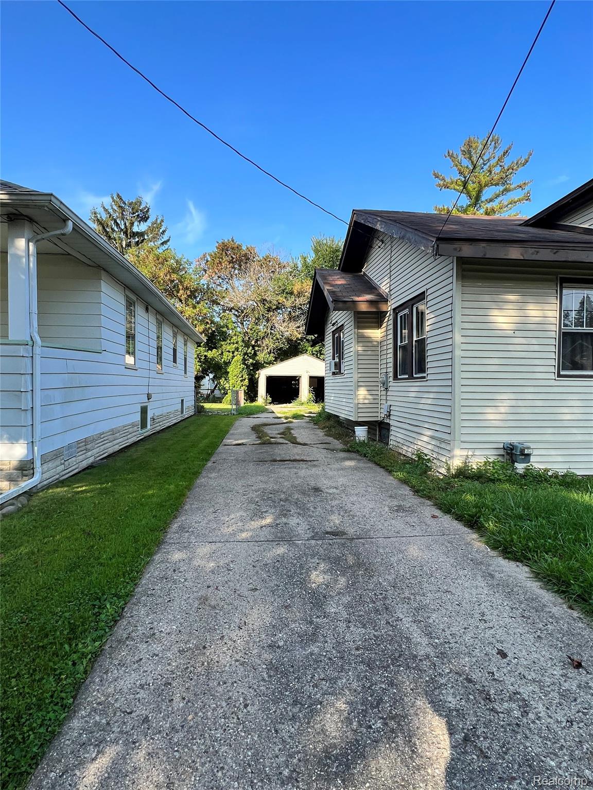 2243 Avon Street Saginaw City MI 48602