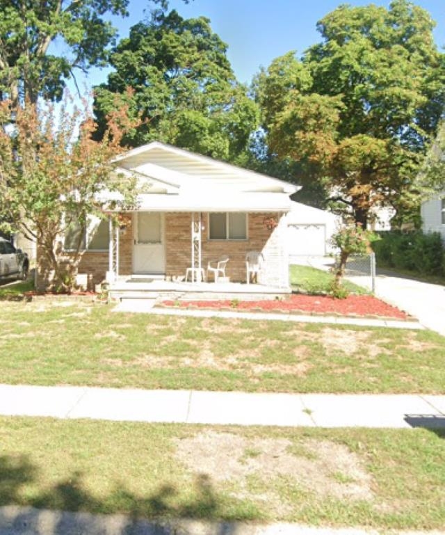 138 W Robert Hazel Park City MI 48030