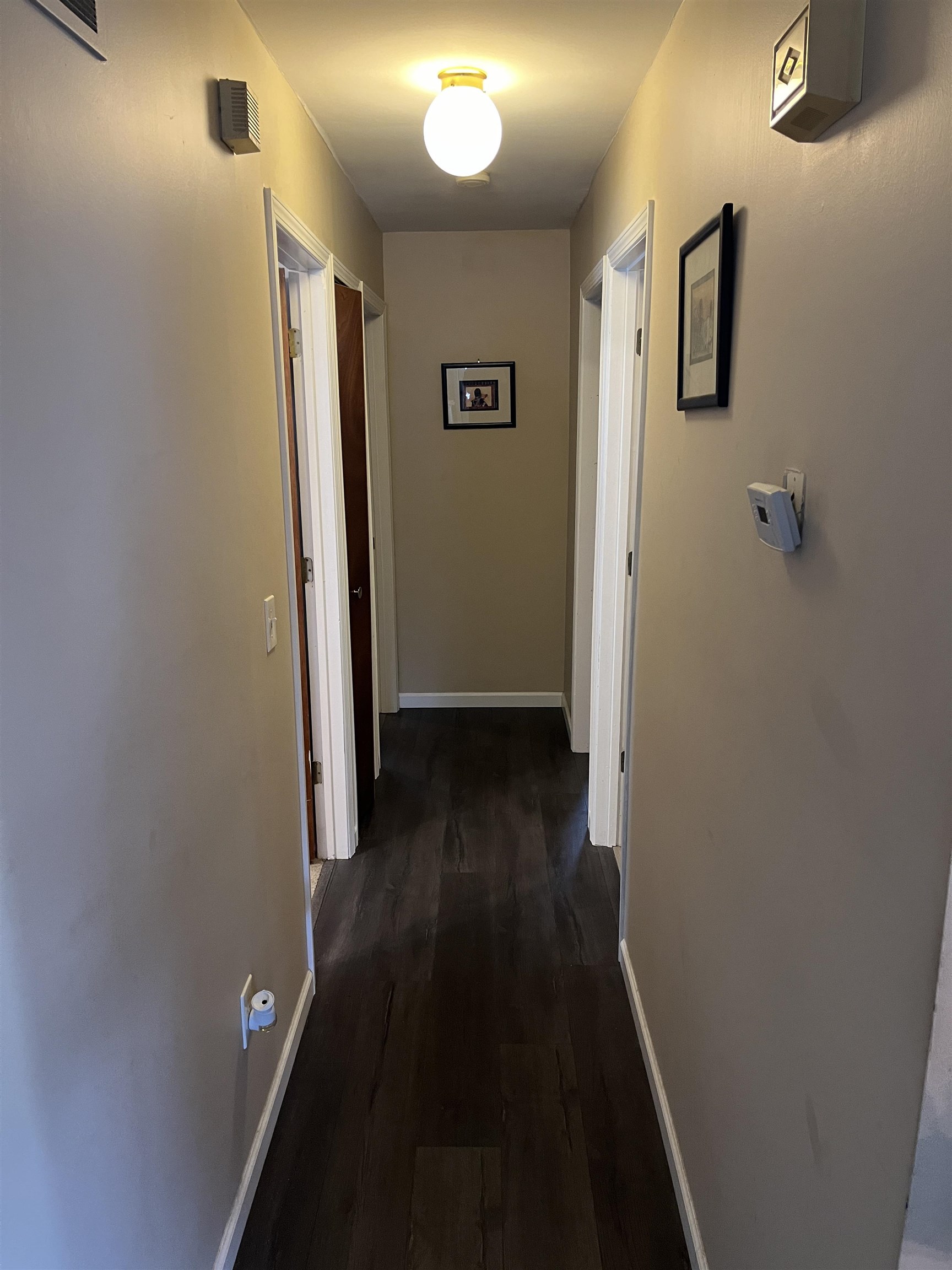 138 W Robert Hazel Park City MI 48030