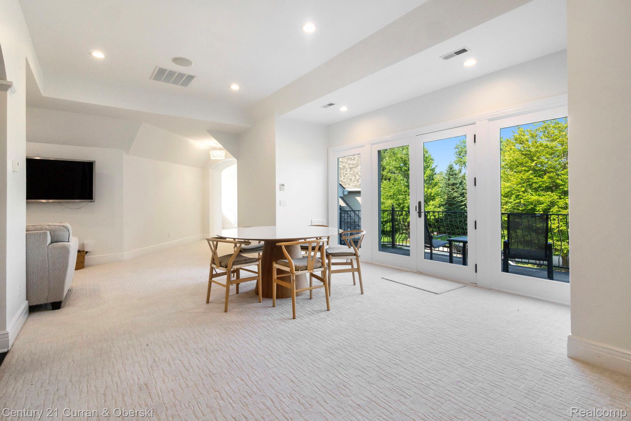 58415 10 Mile Road South Lyon City MI 48178