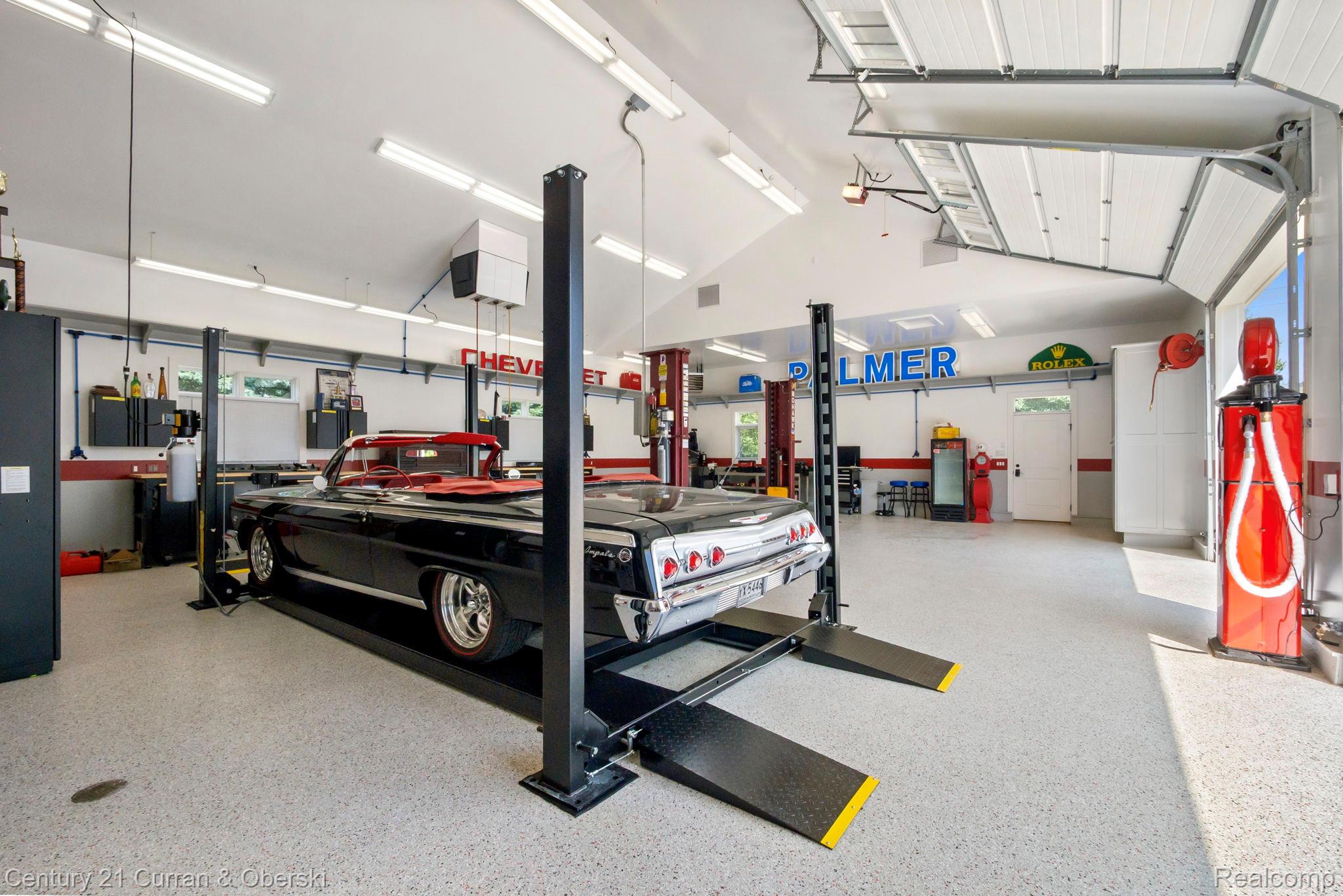 58415 10 Mile Road South Lyon City MI 48178