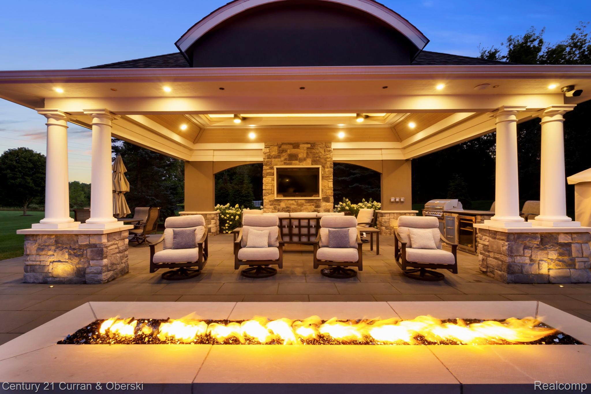 58415 10 Mile Road South Lyon City MI 48178