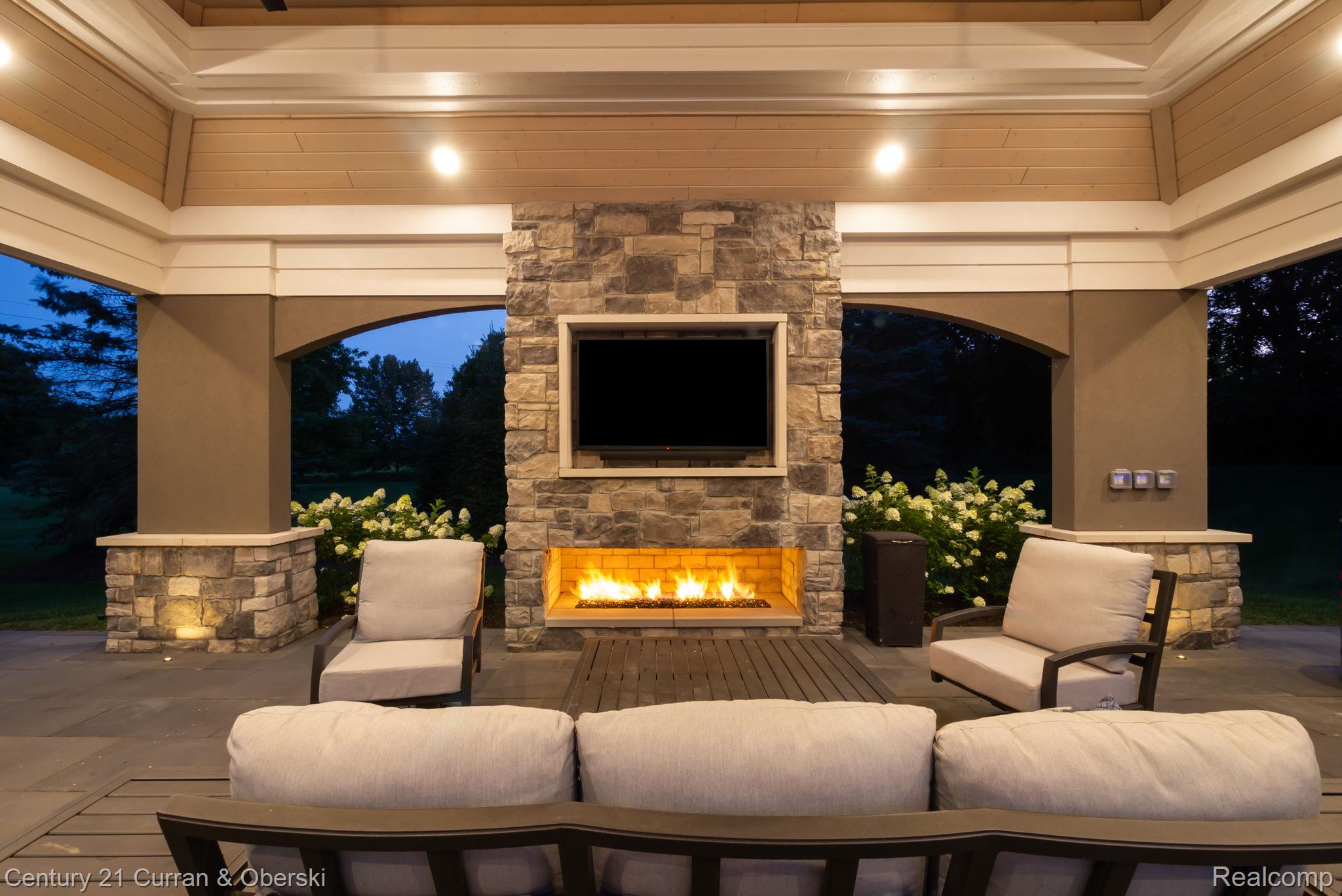 58415 10 Mile Road South Lyon City MI 48178