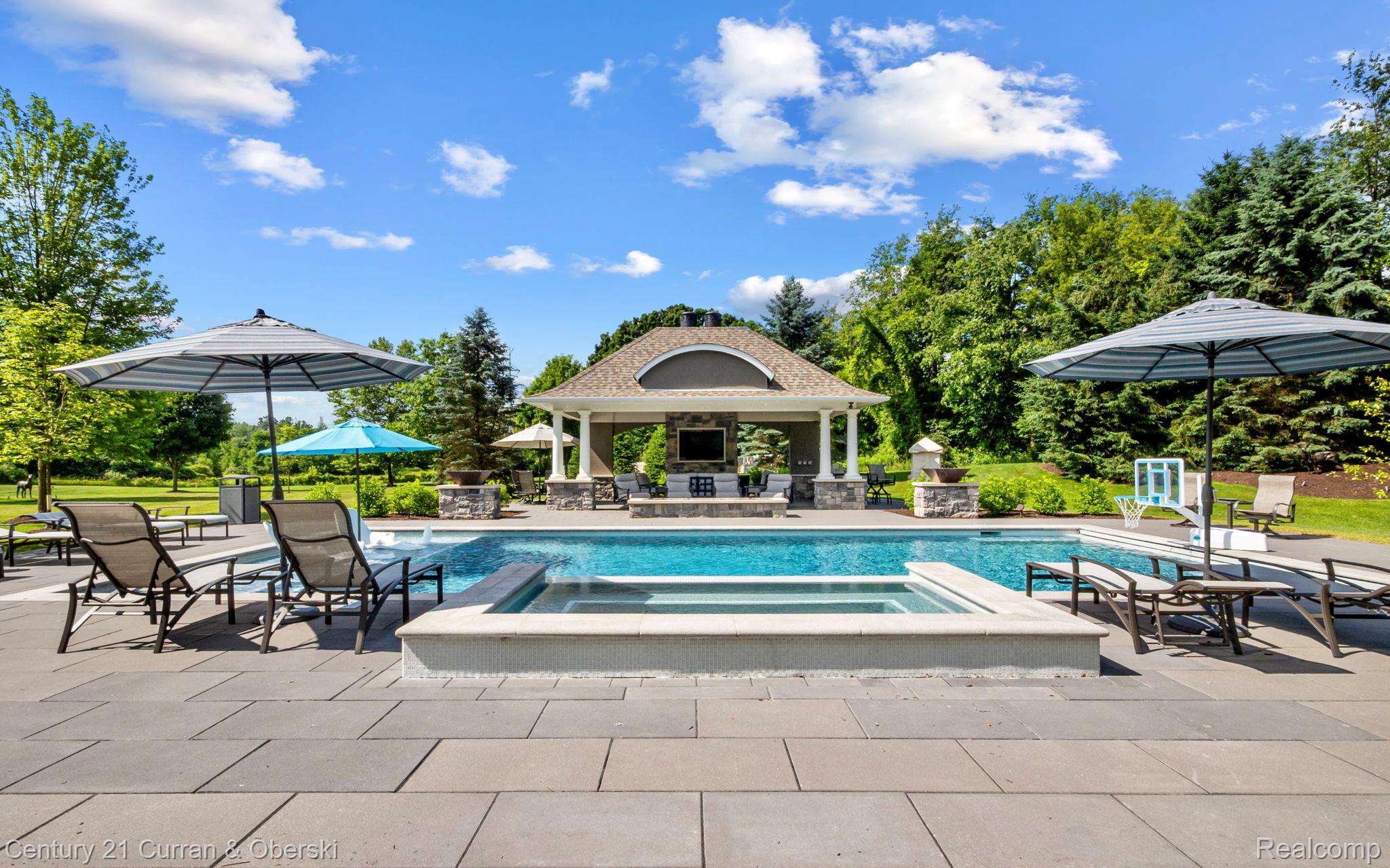 58415 10 Mile Road South Lyon City MI 48178