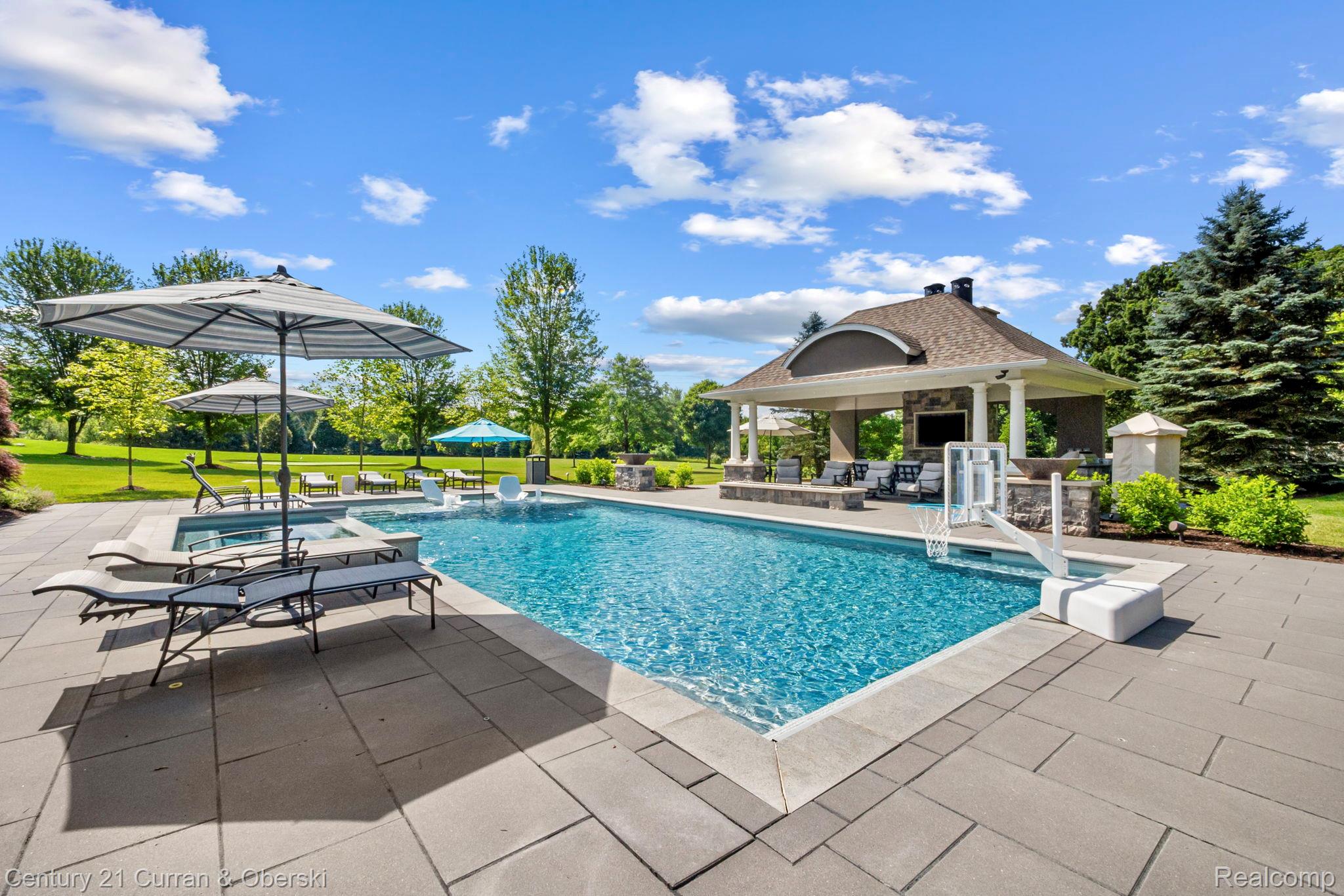 58415 10 Mile Road South Lyon City MI 48178