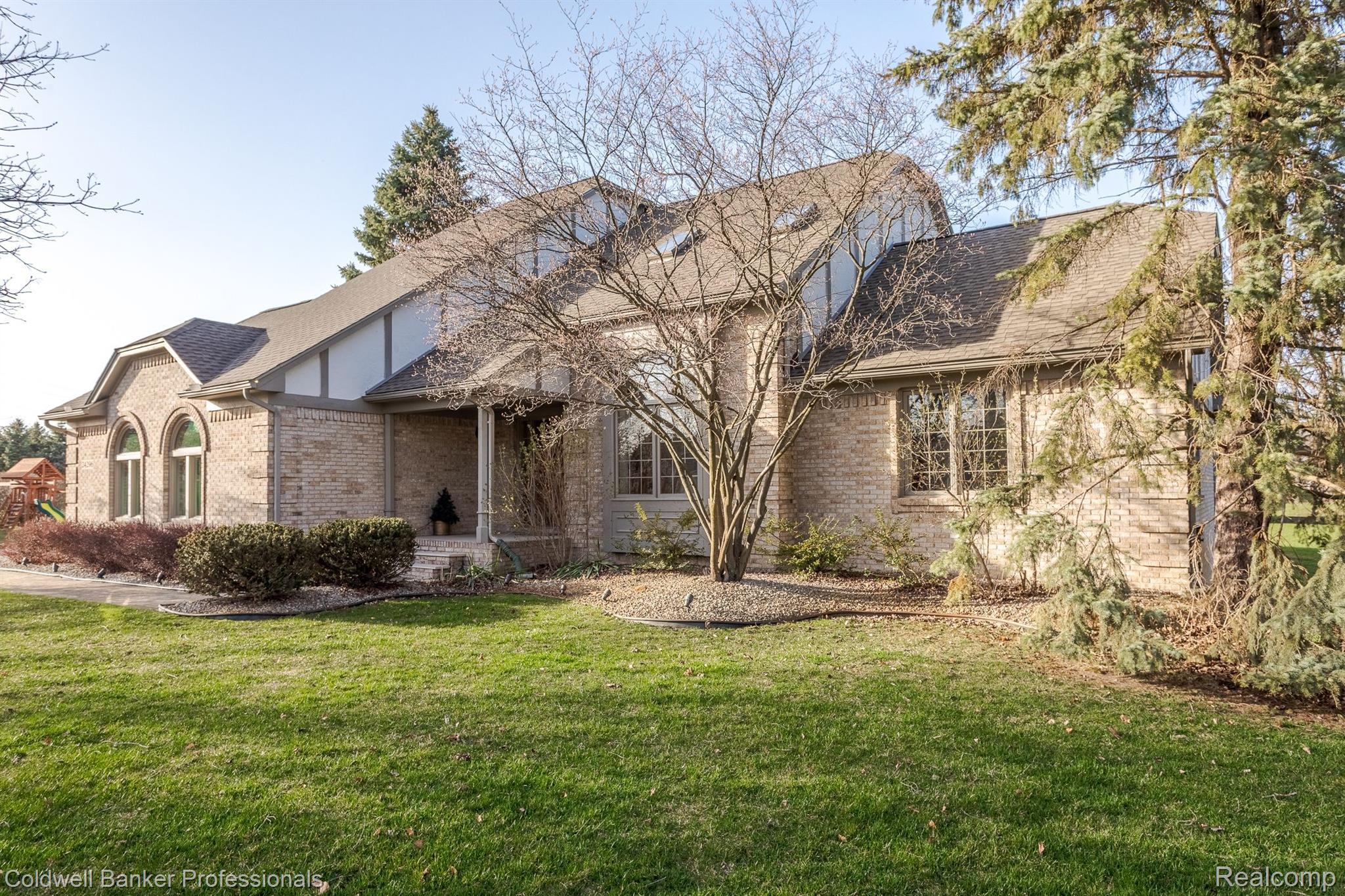 24296 Woodham Road Novi City MI 48374