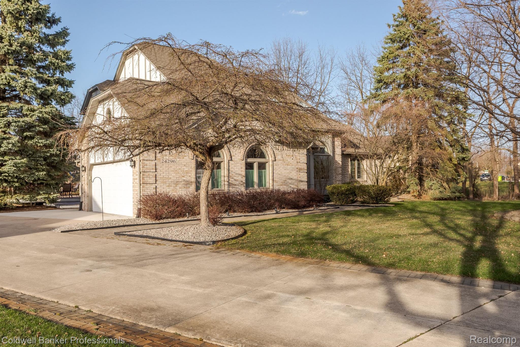 24296 Woodham Road Novi City MI 48374
