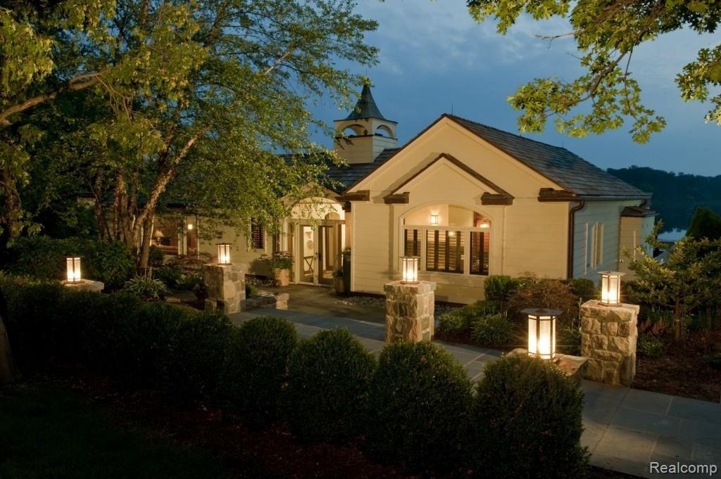 2623 Turtle Shores Bloomfield Charter Township MI 48302