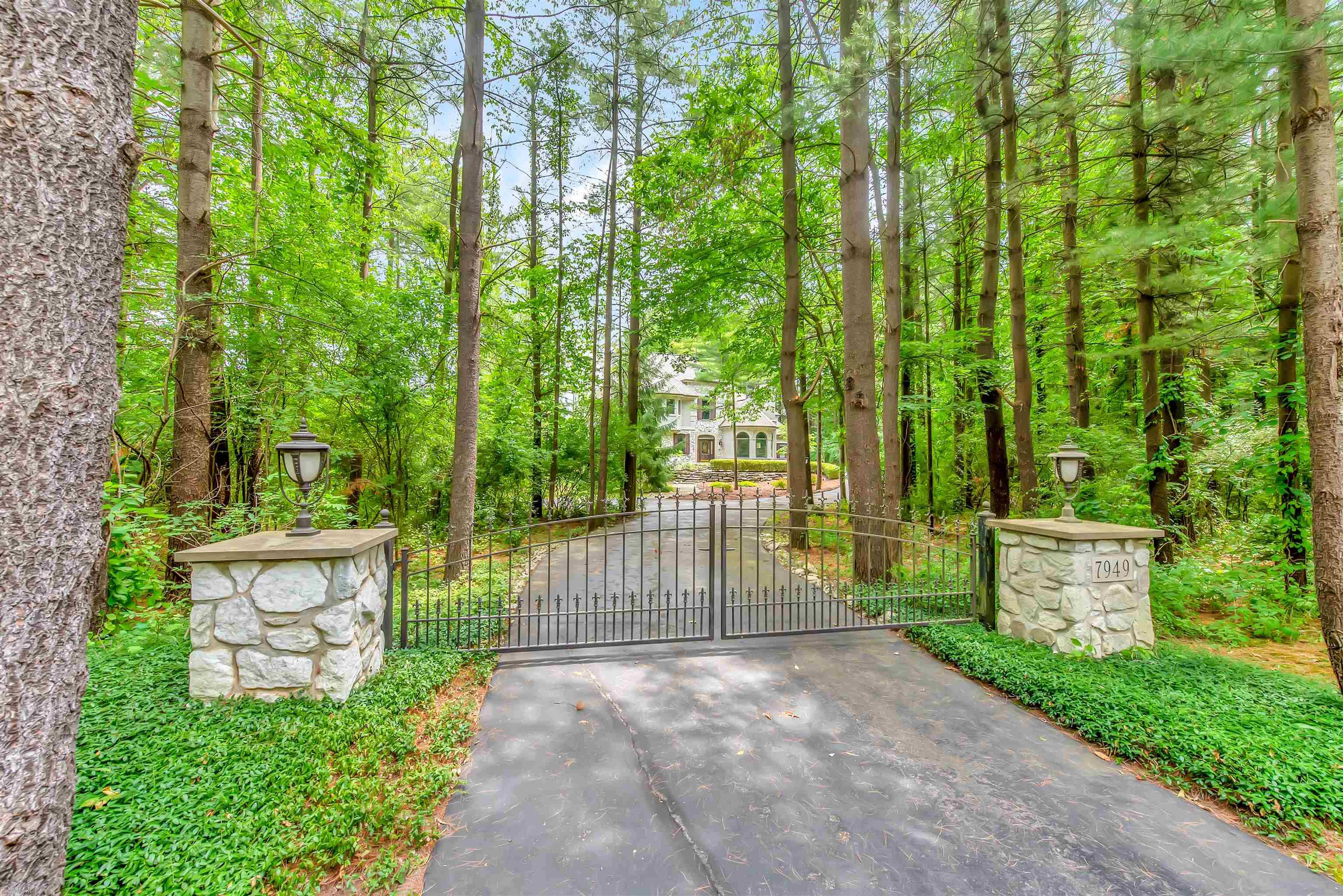 7949 Bridge Valley Drive Village Of Clarkston City MI 48348