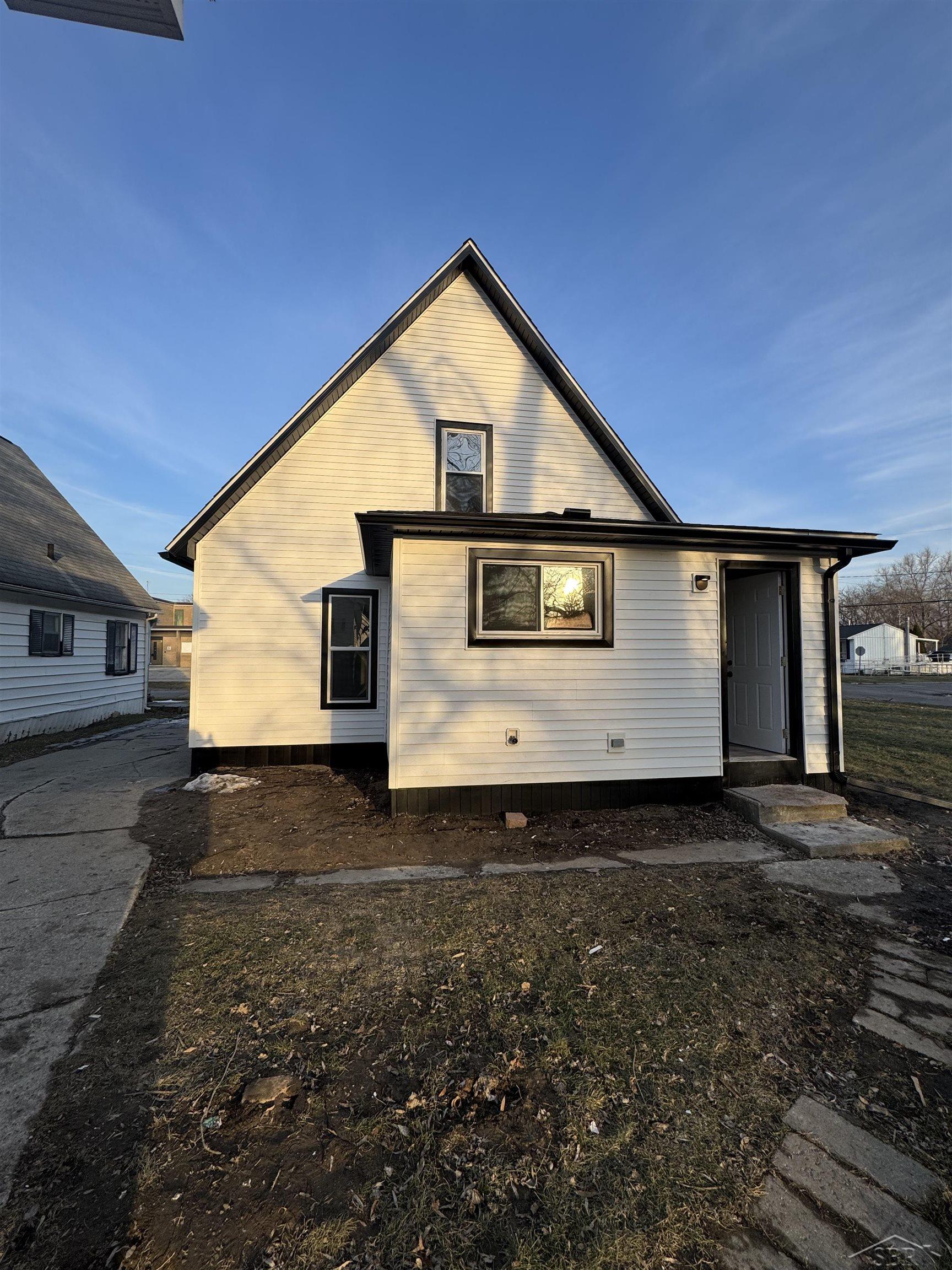 1919 Grout Street Saginaw City MI 48602