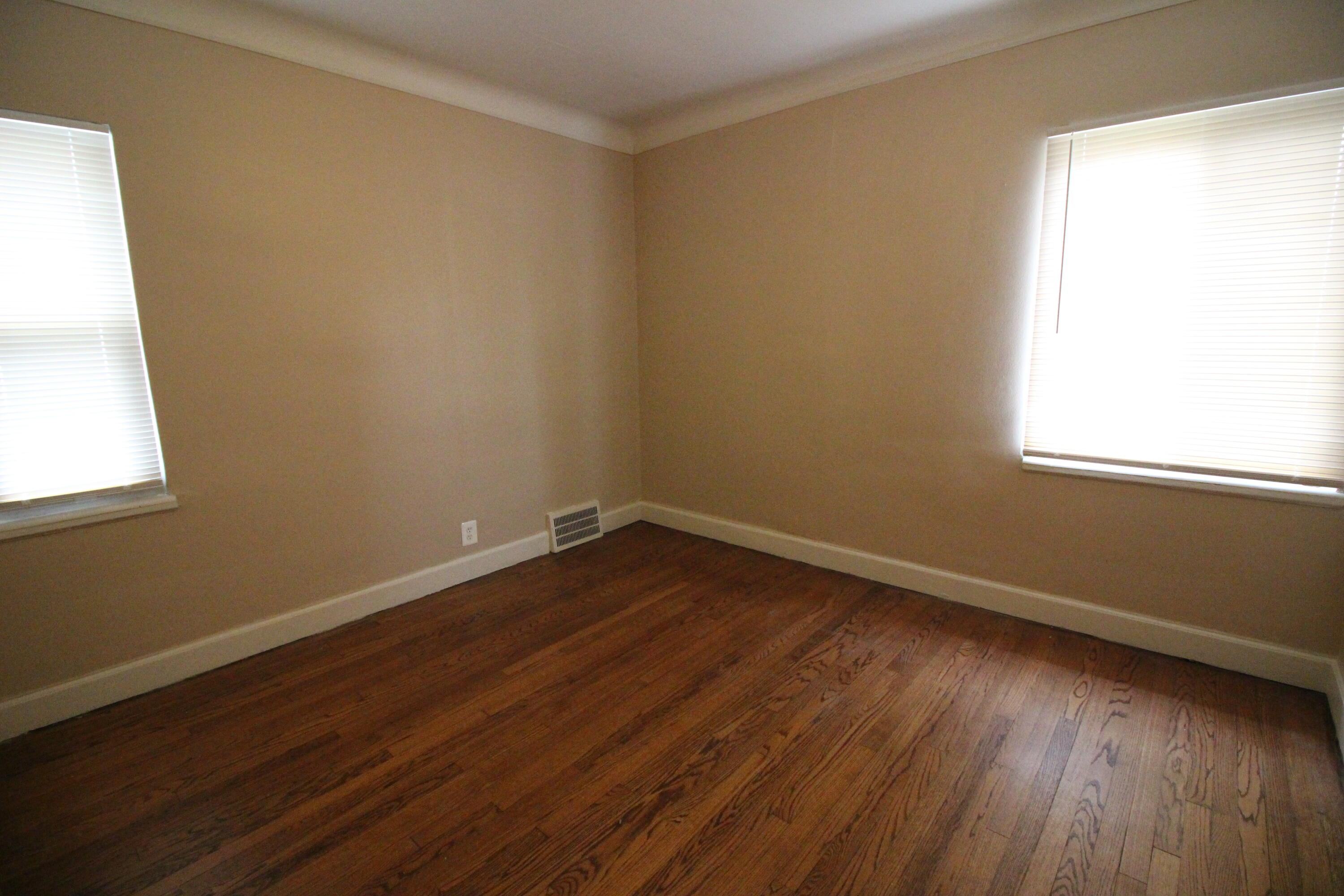 1681 Lafayette Boulevard Lincoln Park City MI 48146