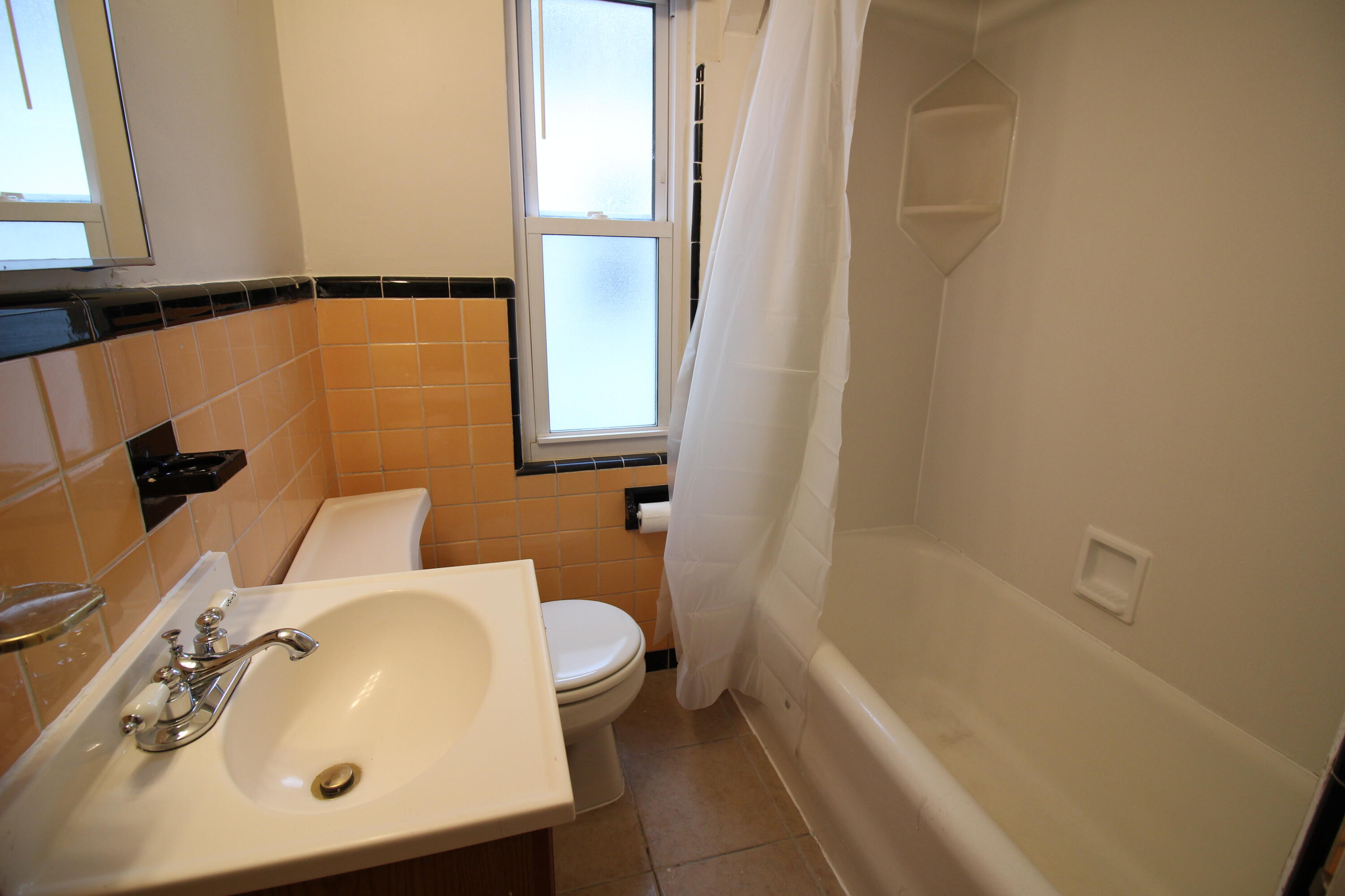 1681 Lafayette Boulevard Lincoln Park City MI 48146