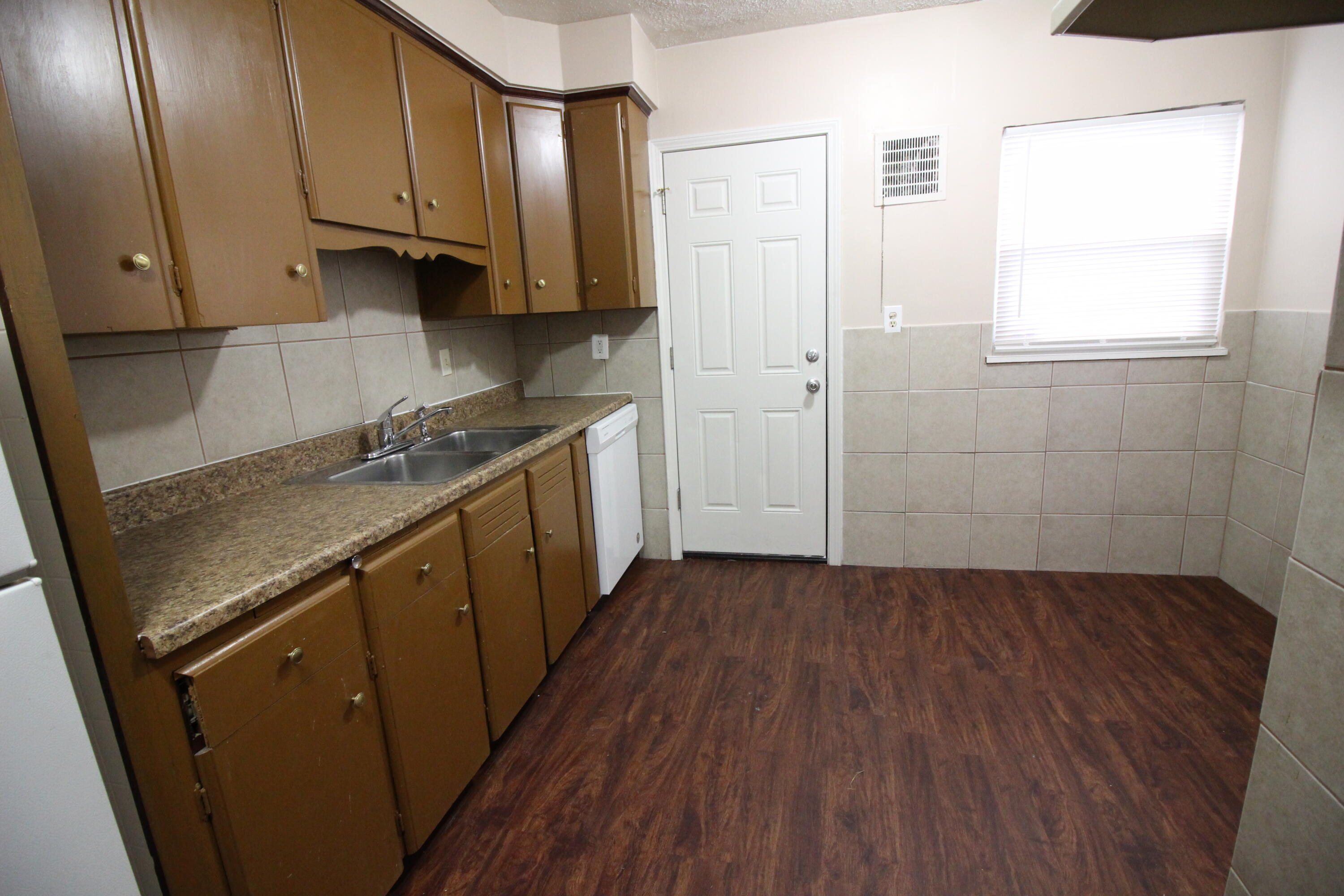 1681 Lafayette Boulevard Lincoln Park City MI 48146