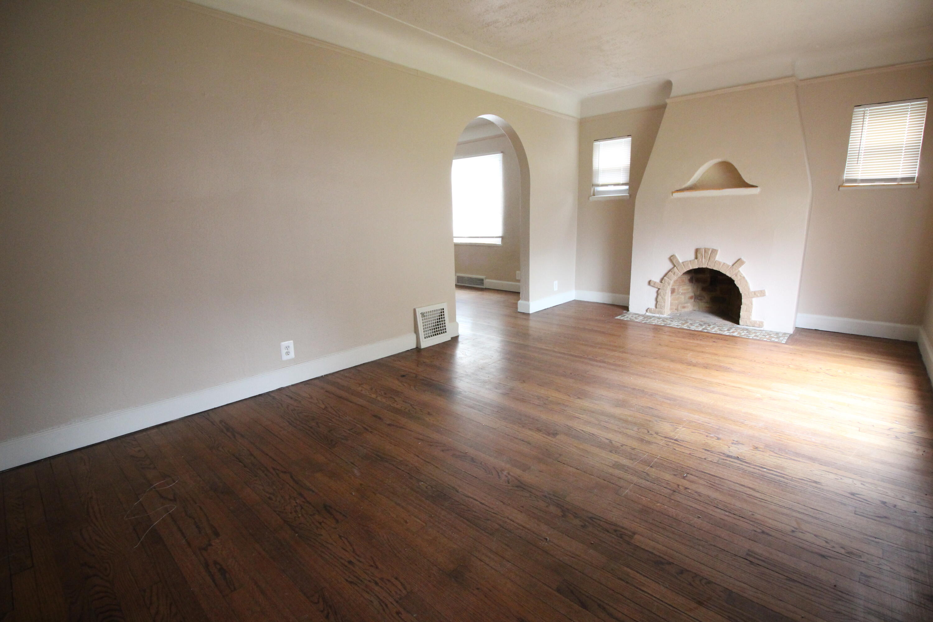 1681 Lafayette Boulevard Lincoln Park City MI 48146