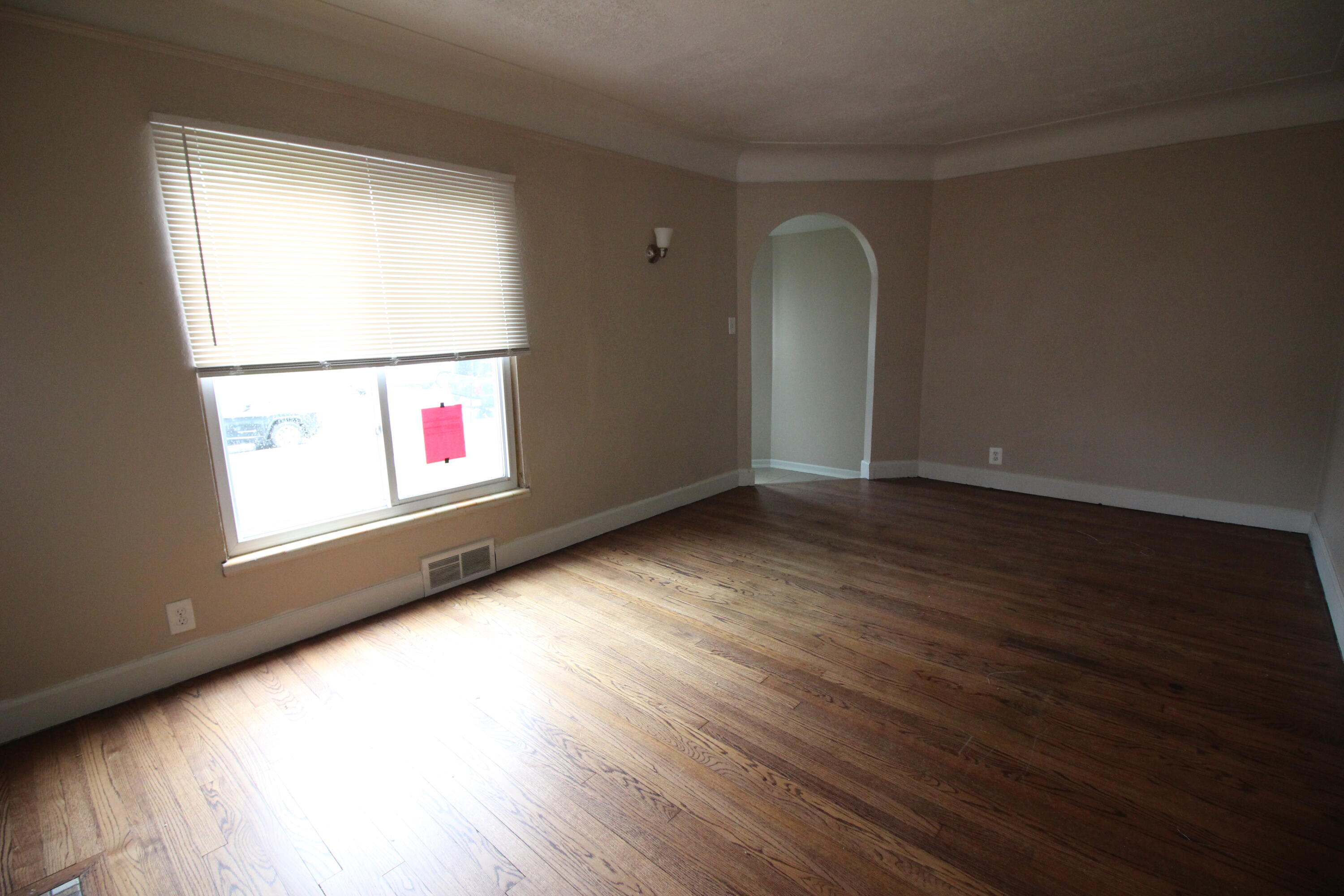 1681 Lafayette Boulevard Lincoln Park City MI 48146