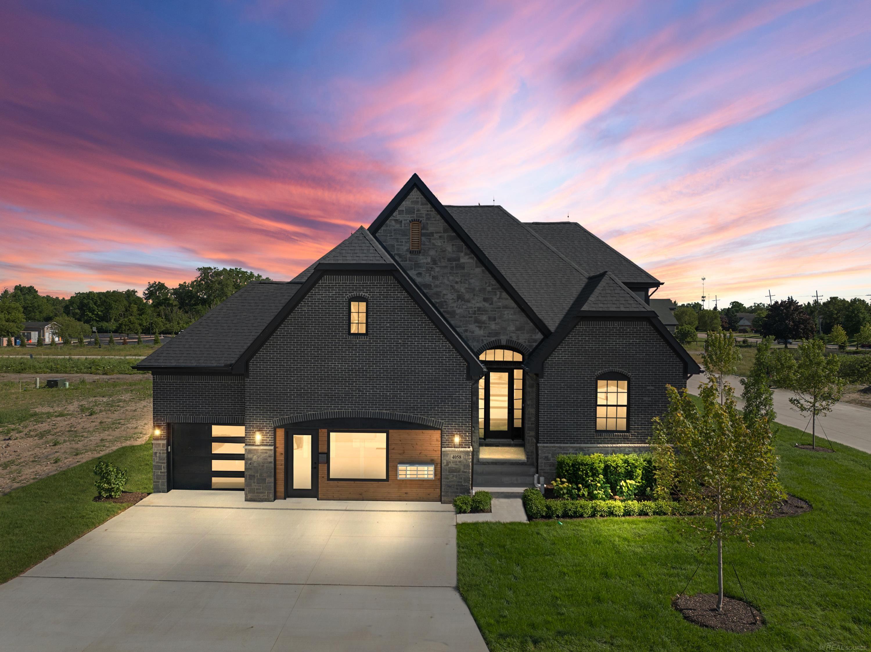 42512 Saddle Lane Sterling Heights City MI 48314