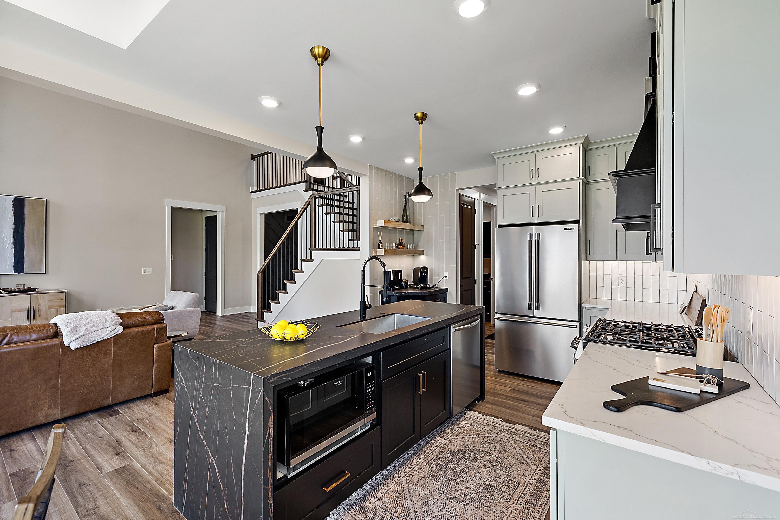 42512 Saddle Lane Sterling Heights City MI 48314