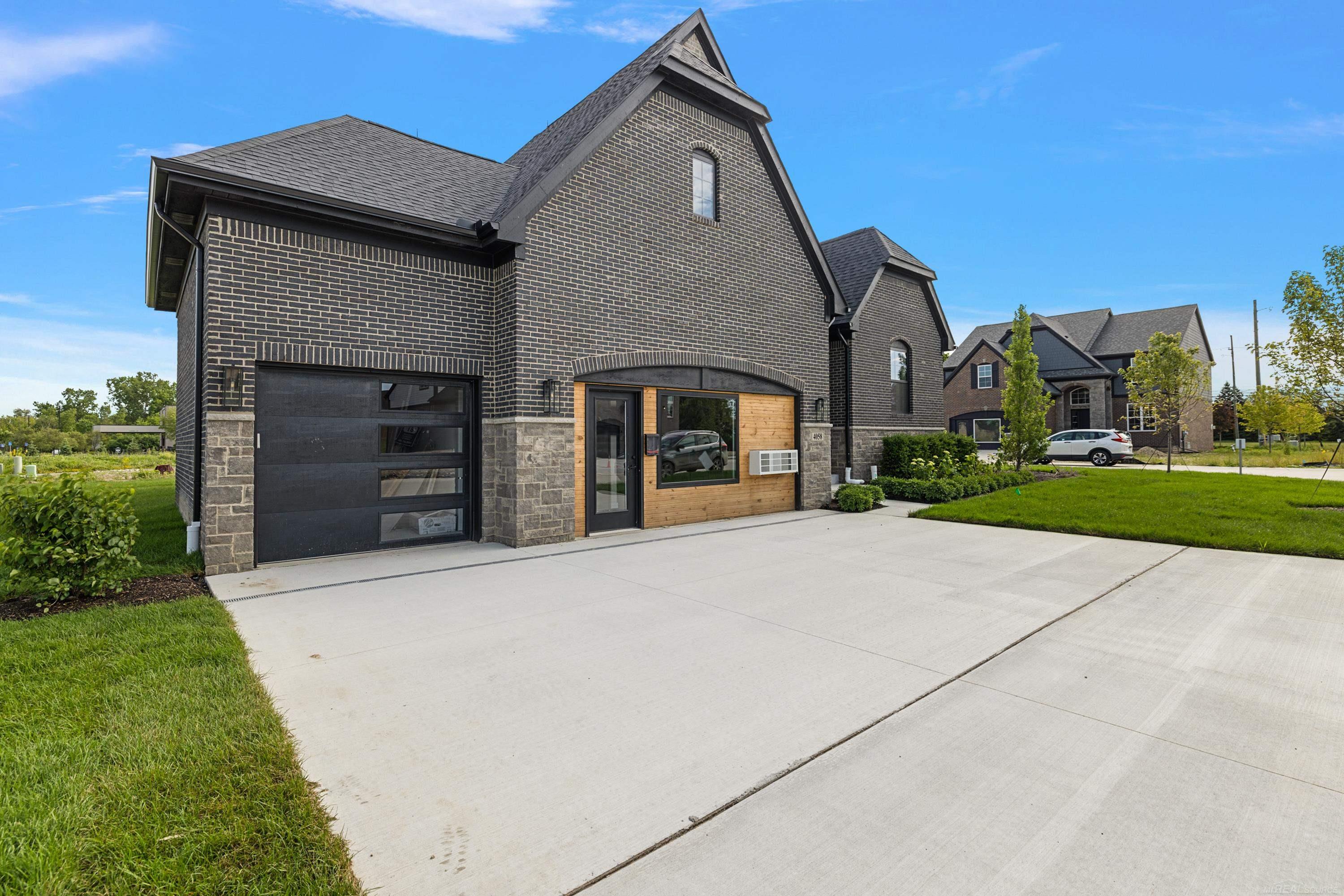 42512 Saddle Lane Sterling Heights City MI 48314