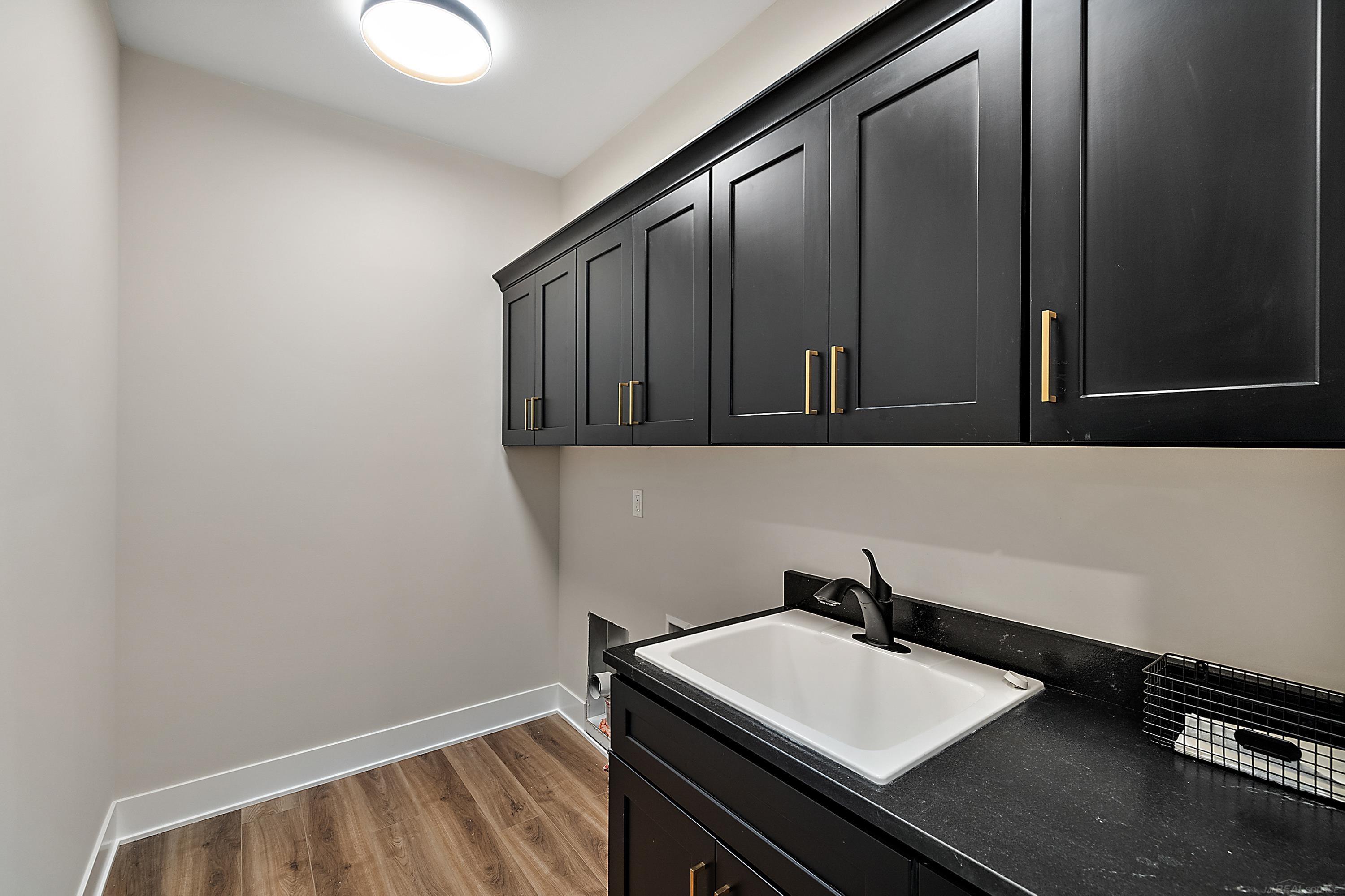 42512 Saddle Lane Sterling Heights City MI 48314